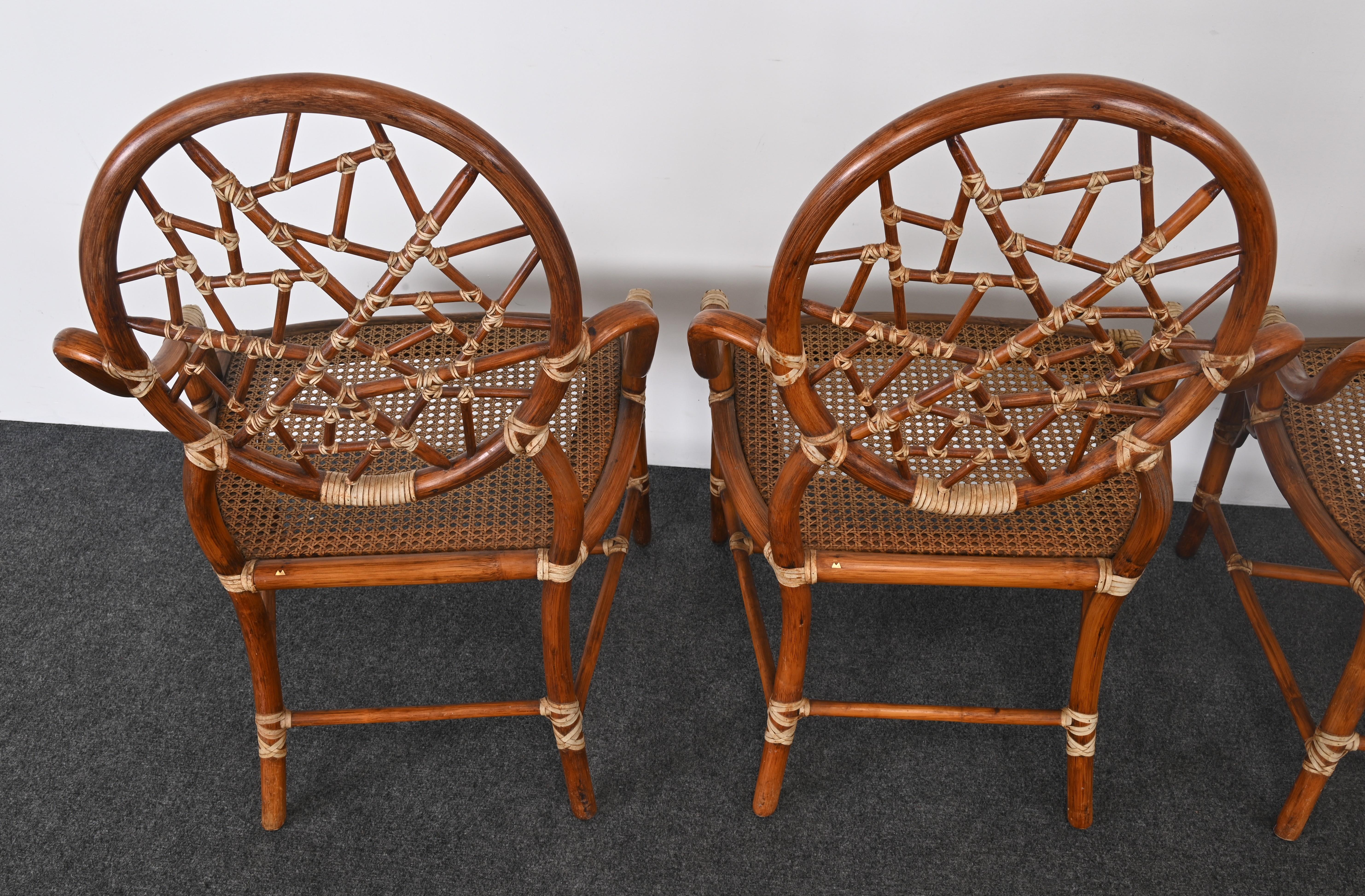 Set di otto sedie da pranzo in rattan 