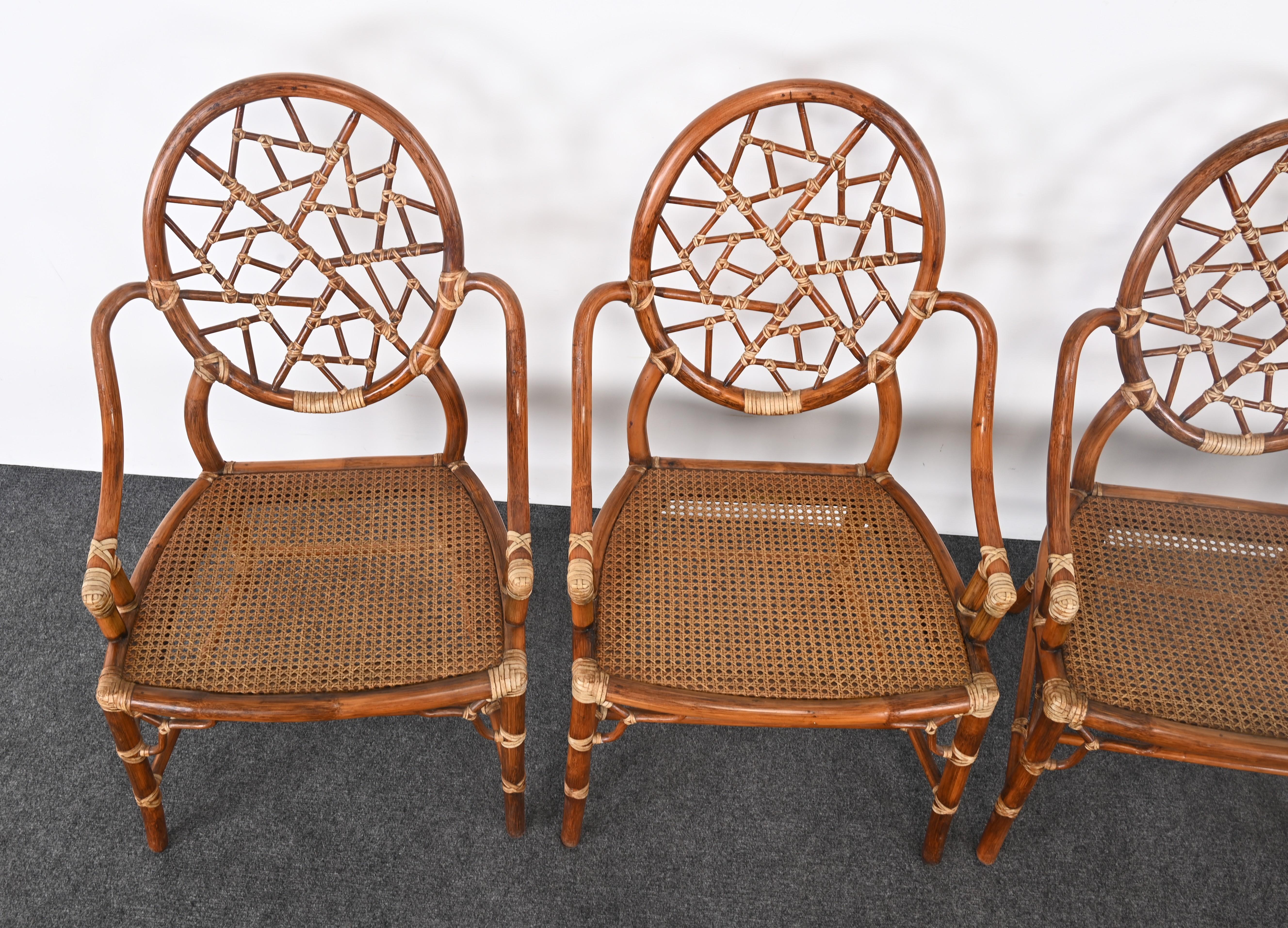 Set di otto sedie da pranzo in rattan 