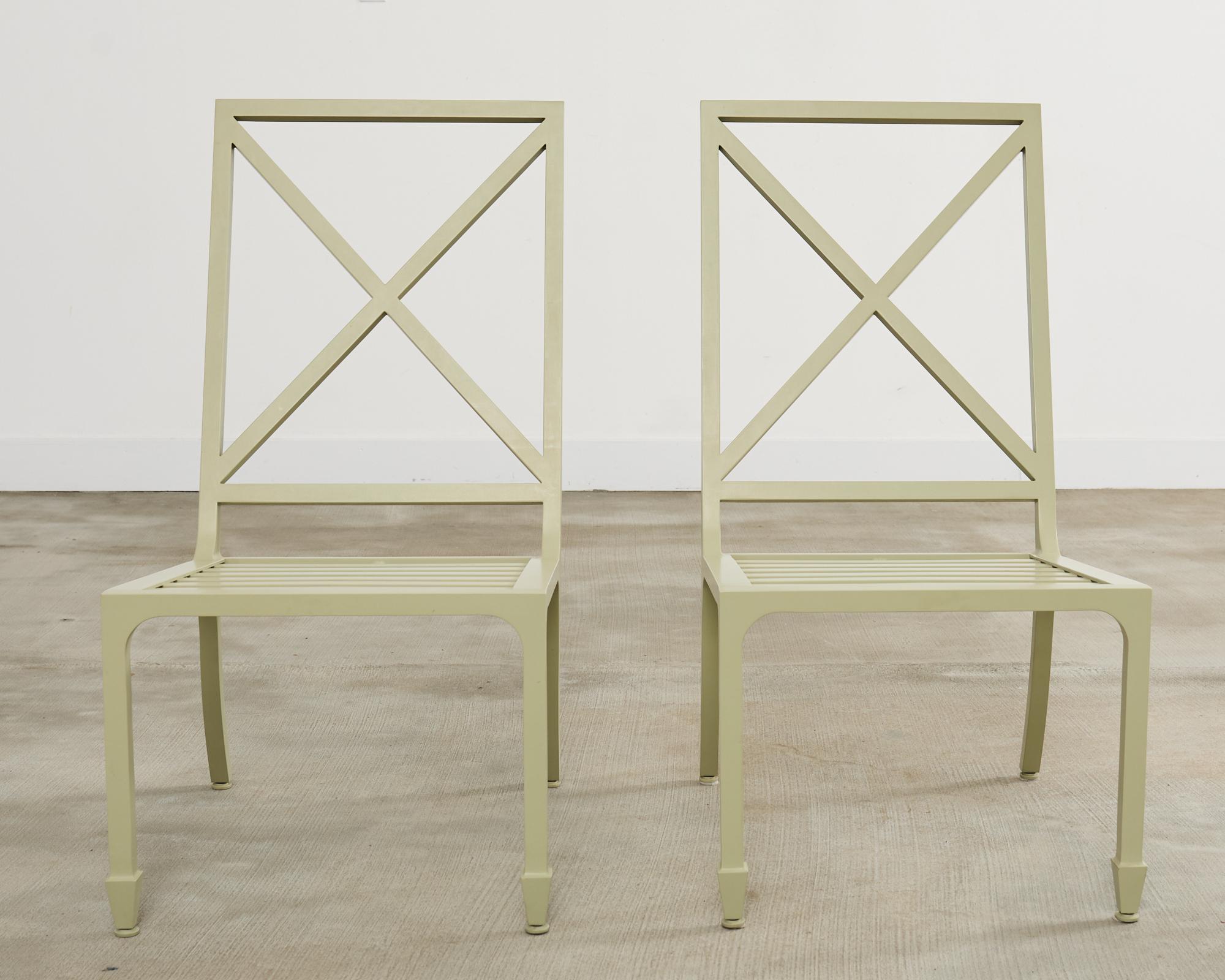 Conjunto de ocho sillas de comedor de jardín McKinnon and Harris Siglo XXI y contemporáneo en venta
