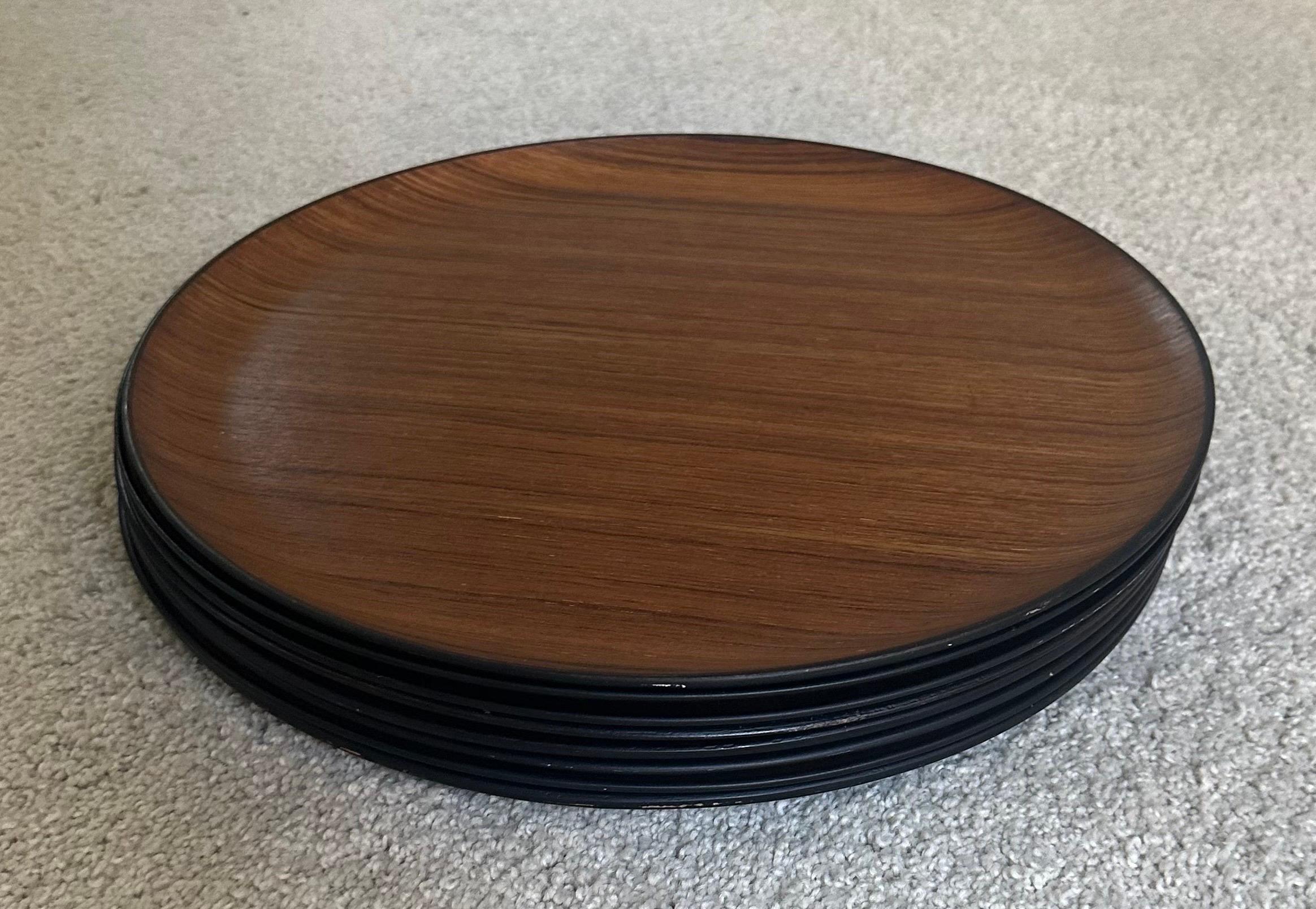 Set of Eight MCM Japanese Teak Plates / Chargers by OMC For Sale 2