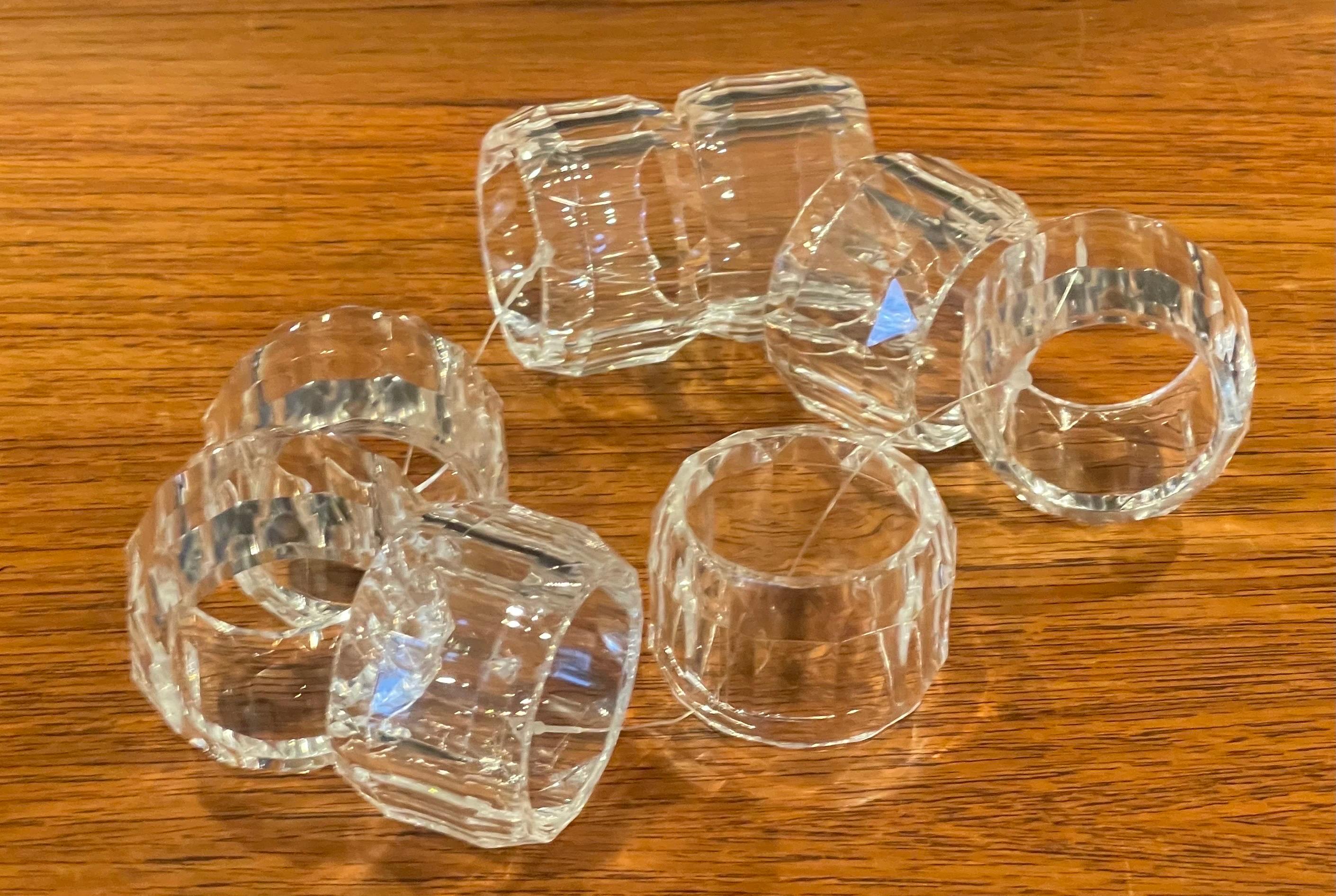 Set of Eight MCM Lucite Napkin Rings For Sale 1