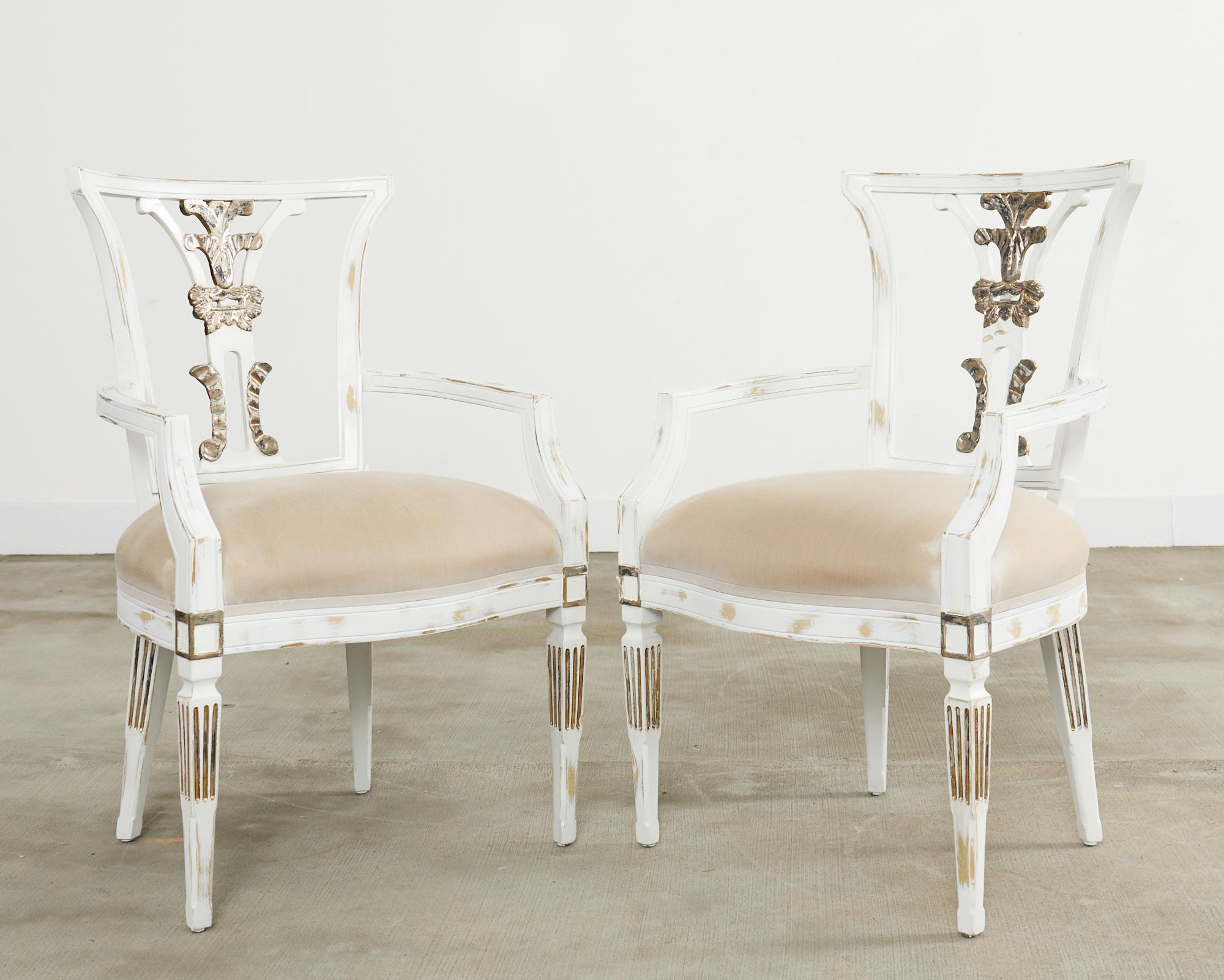 Tissu Ensemble de huit chaises de salle à manger Margot de Michael Taylor en vente
