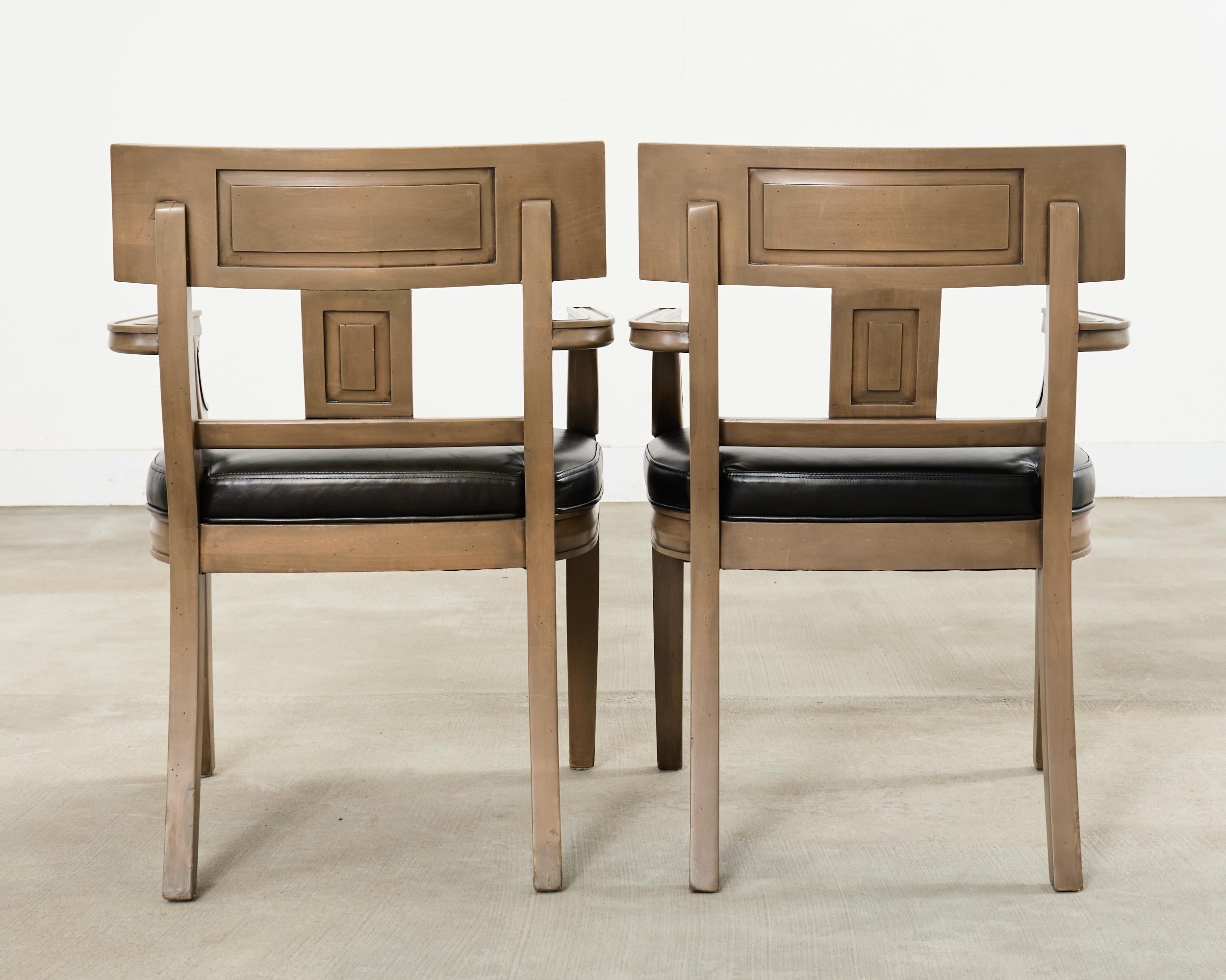 Satz von acht Michael Taylor Style Klismos Dining Armchairs im Angebot 5