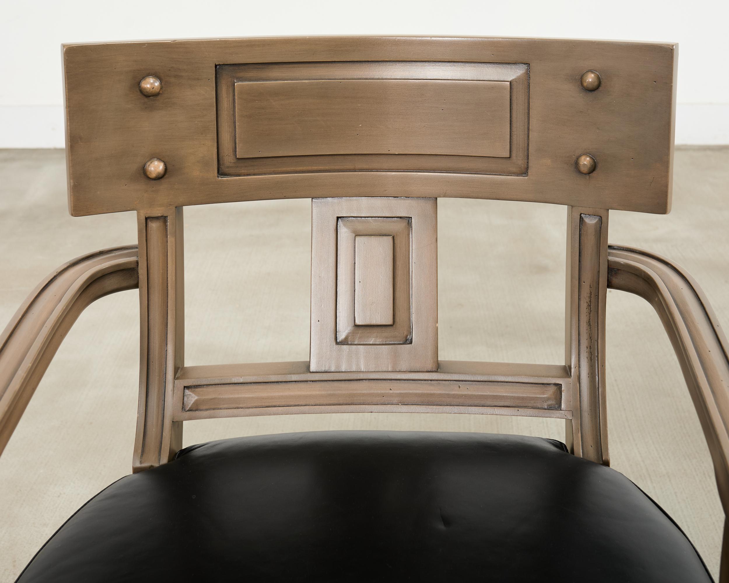 Satz von acht Michael Taylor Style Klismos Dining Armchairs im Angebot 7