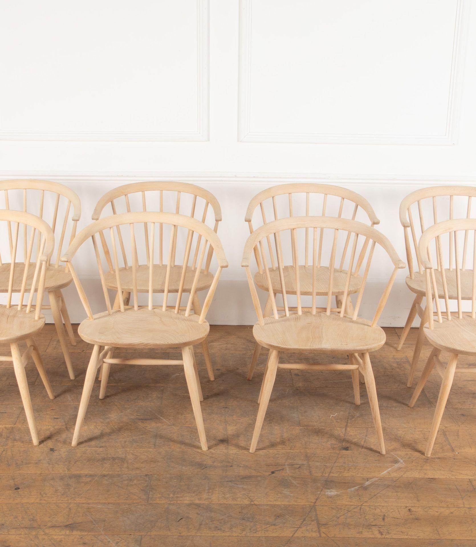 Ensemble de huit chaises 'Cowhorn' Ercol blanchies du milieu du siècle dernier Bon état - En vente à Gloucestershire, GB