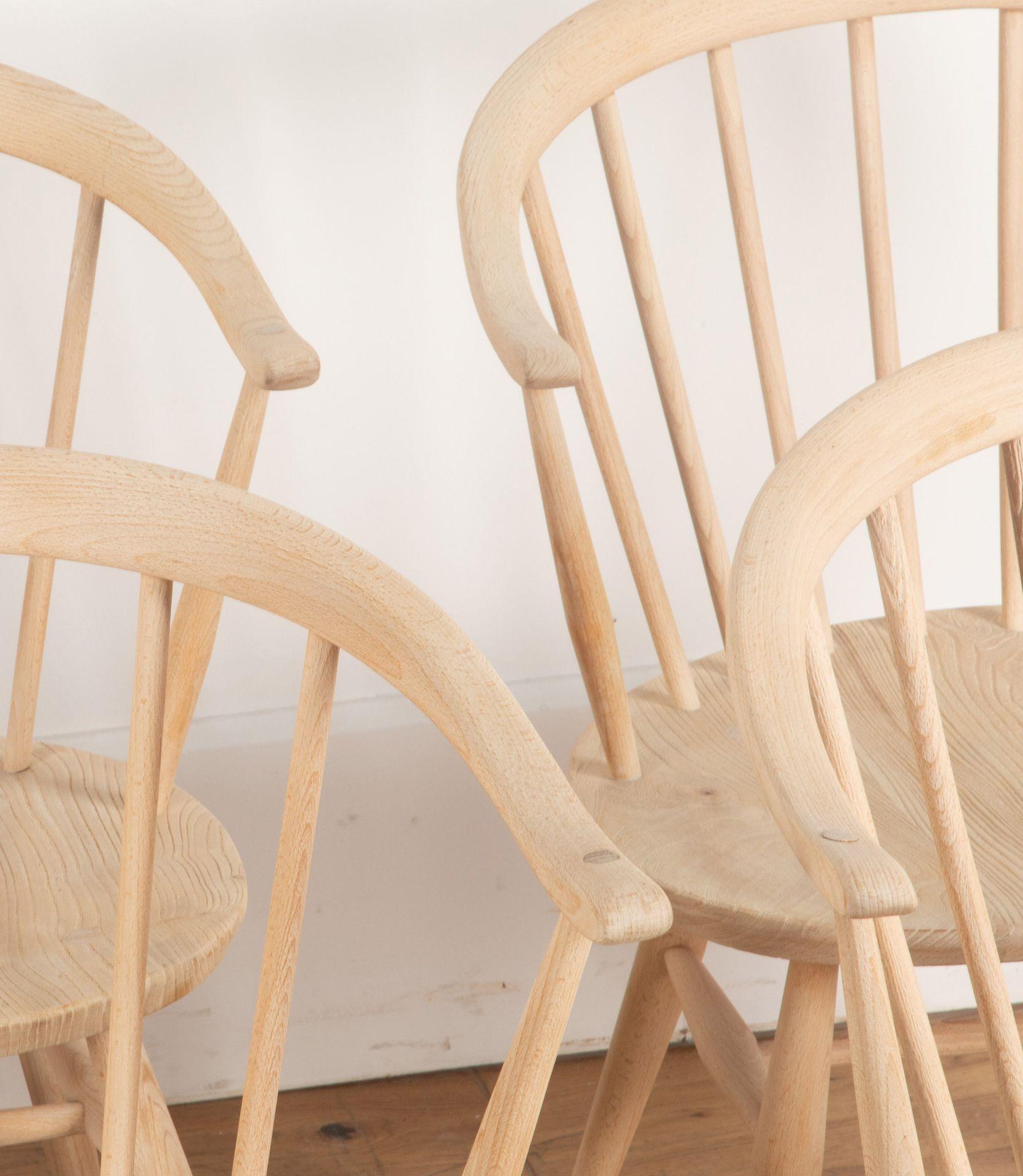 Ensemble de huit chaises 'Cowhorn' Ercol blanchies du milieu du siècle dernier en vente 3