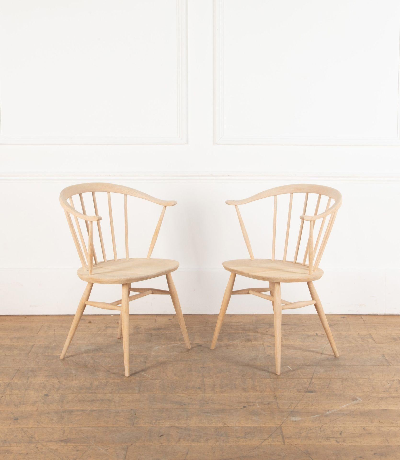Ensemble de huit chaises 'Cowhorn' Ercol blanchies du milieu du siècle dernier en vente 4