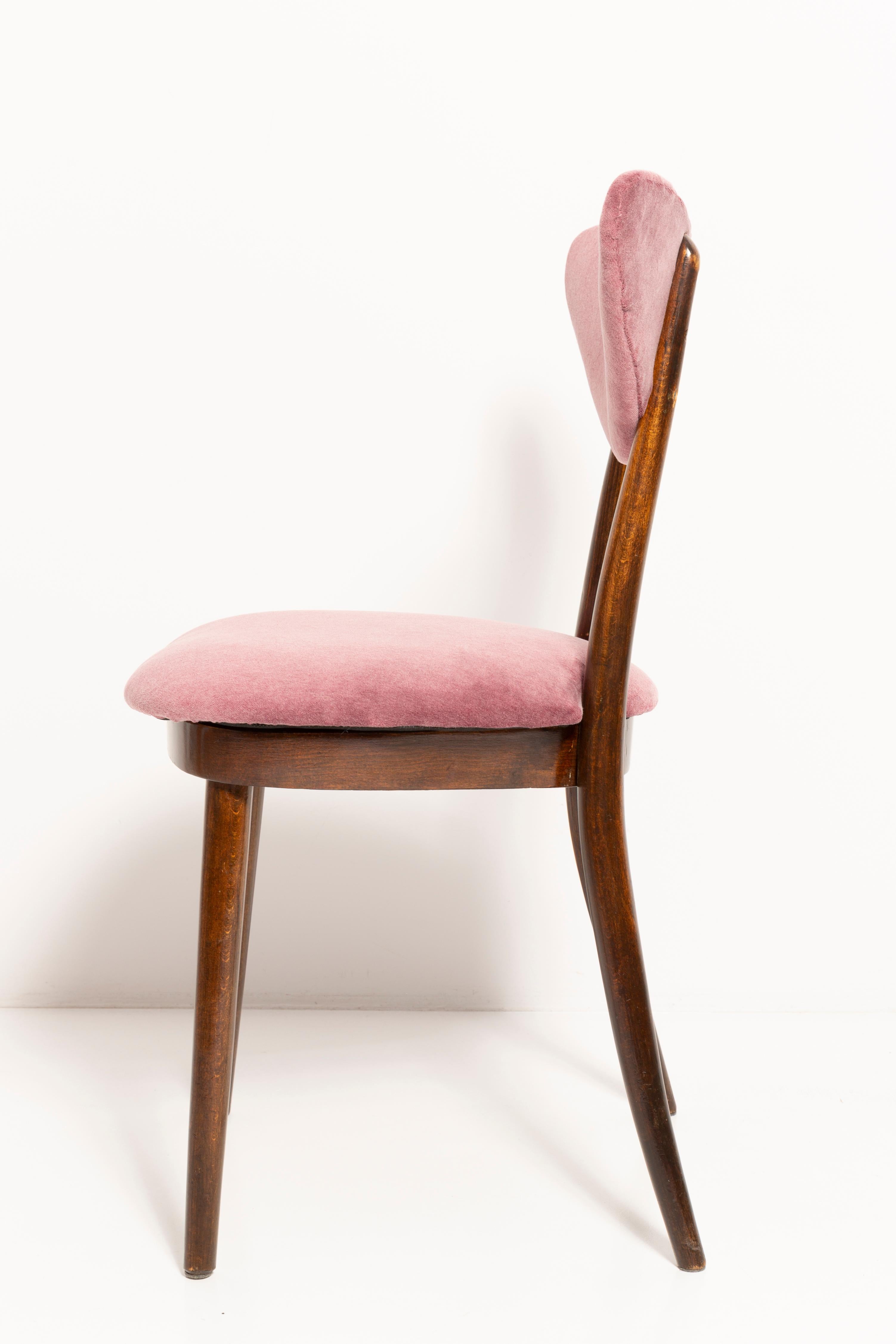 Set of Eight Mid Century Burgundy Cotton-Velvet Heart Chairs, Europe, 1960s In Excellent Condition For Sale In 05-080 Hornowek, PL