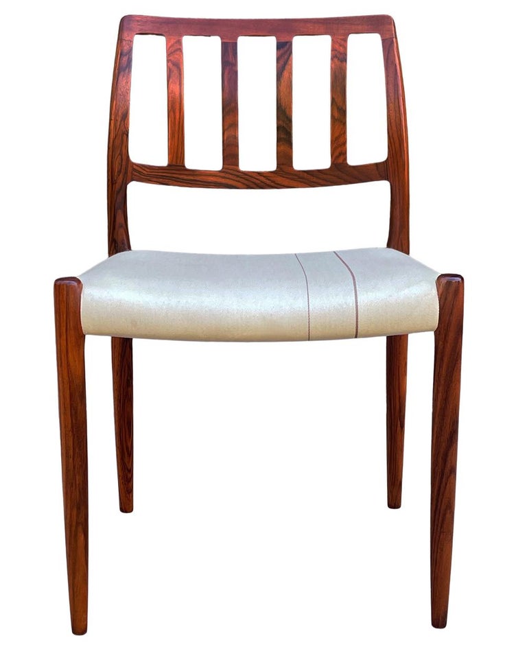 Set of Eight Mid Century Danish Modern Dining Chairs in Rosewood by