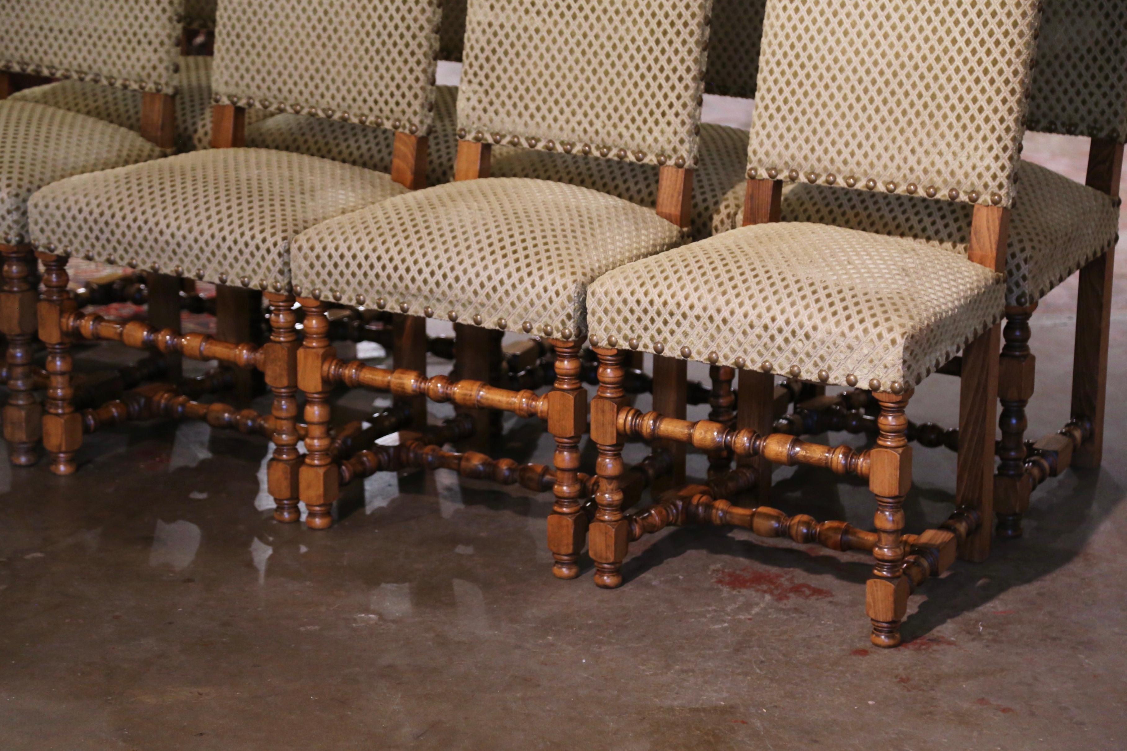 Set of Eight Midcentury French Louis XIII Carved Oak Turned Legs Side Chairs In Excellent Condition In Dallas, TX