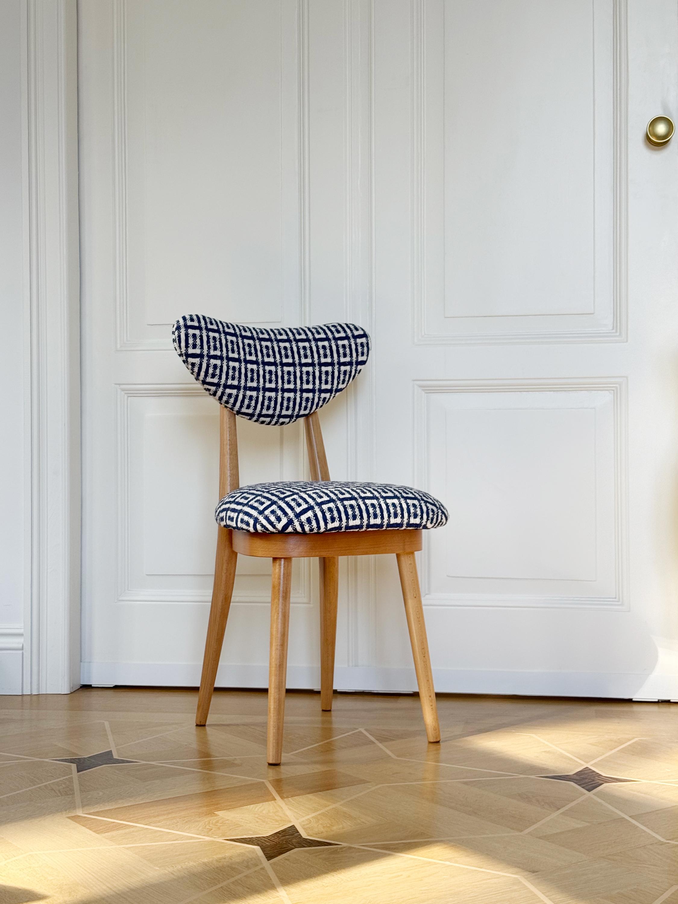 Fatto a mano Set di otto sedie a cuore di metà secolo in Hsh Jacquard di Dedar, Europa, anni '60 in vendita