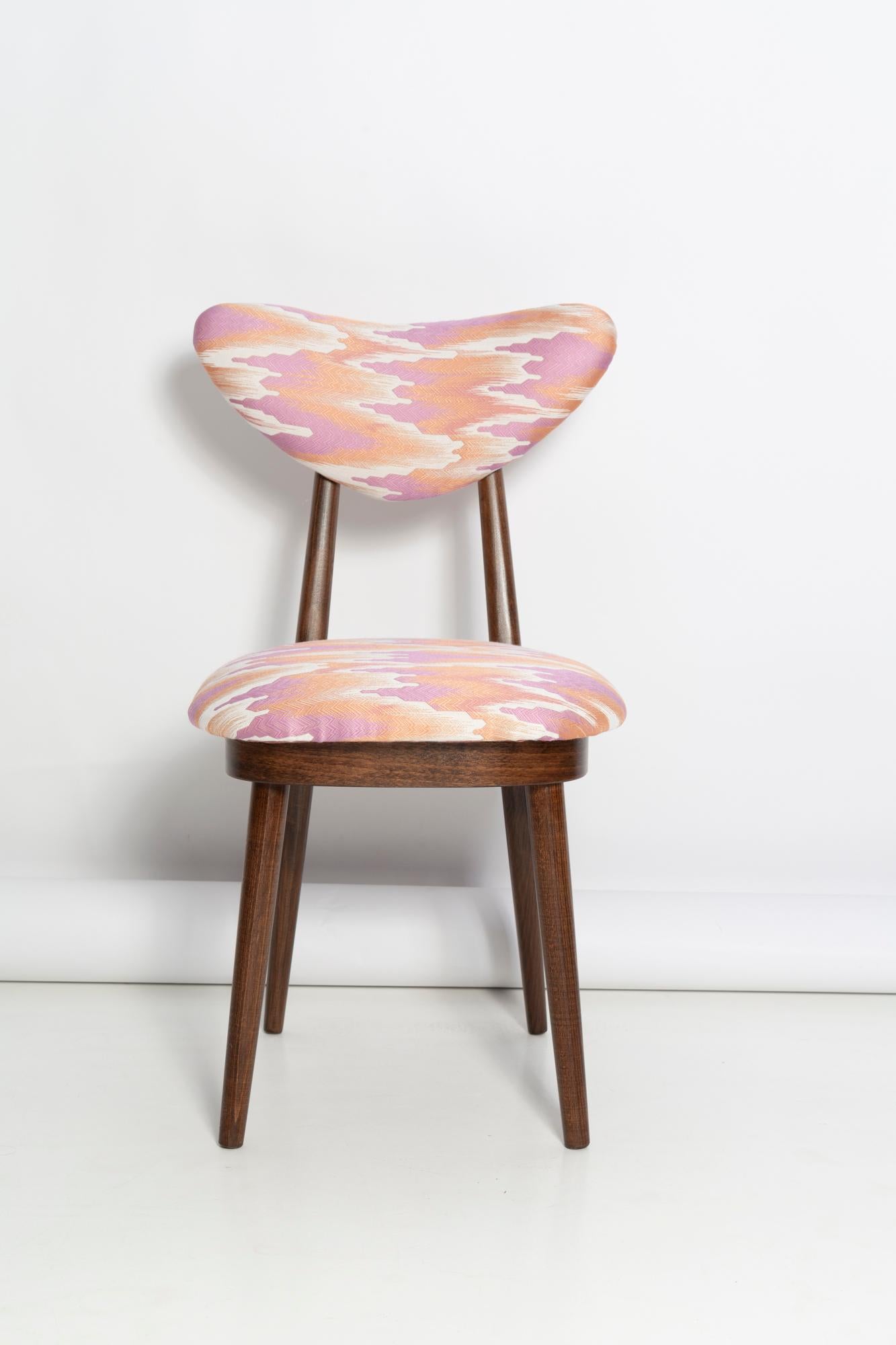 Polonais Ensemble de huit chaises à cœur du milieu du siècle, jacquard rose fandango, Europe, années 1960 en vente
