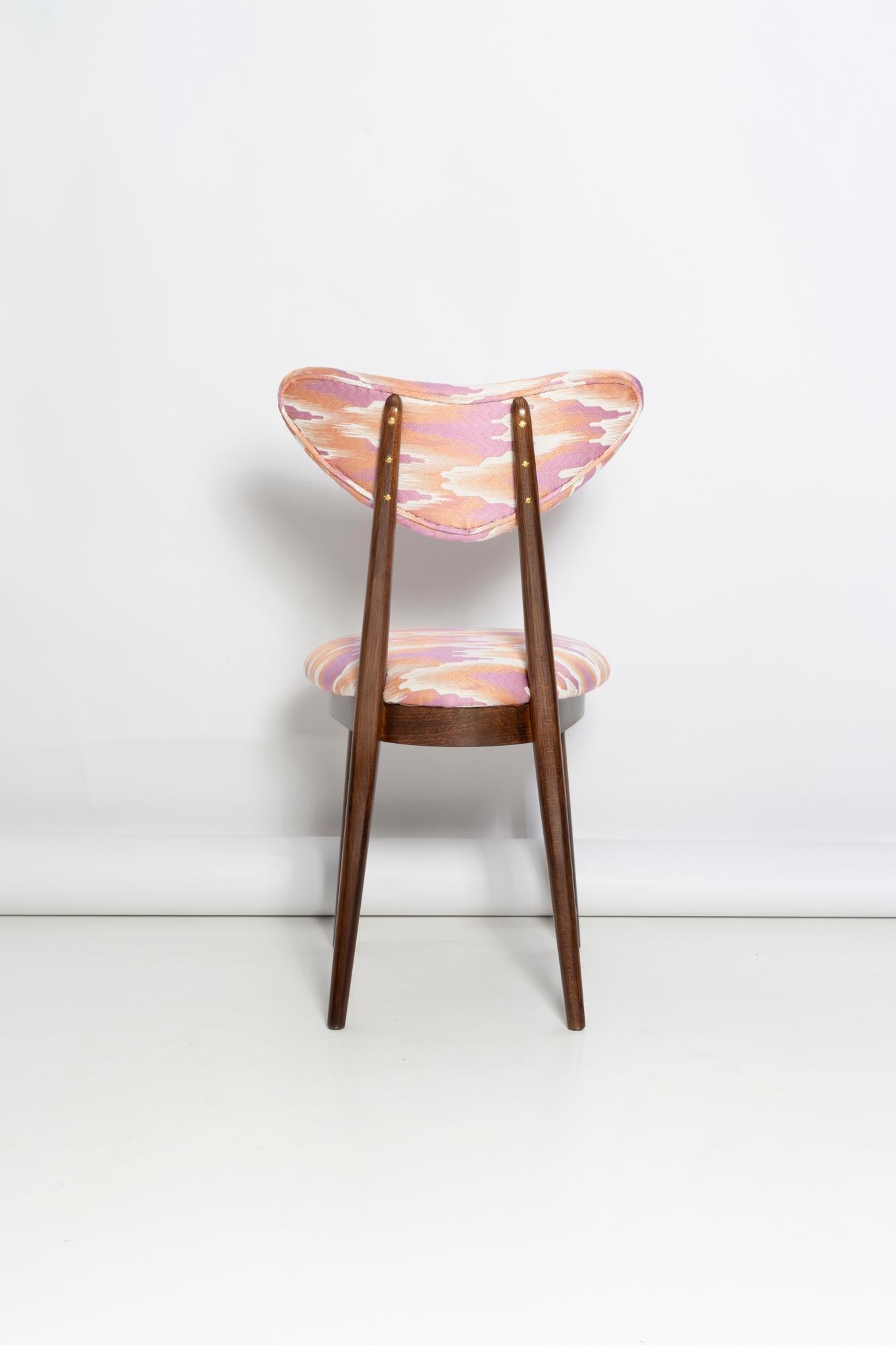 20ième siècle Ensemble de huit chaises à cœur du milieu du siècle, jacquard rose fandango, Europe, années 1960 en vente