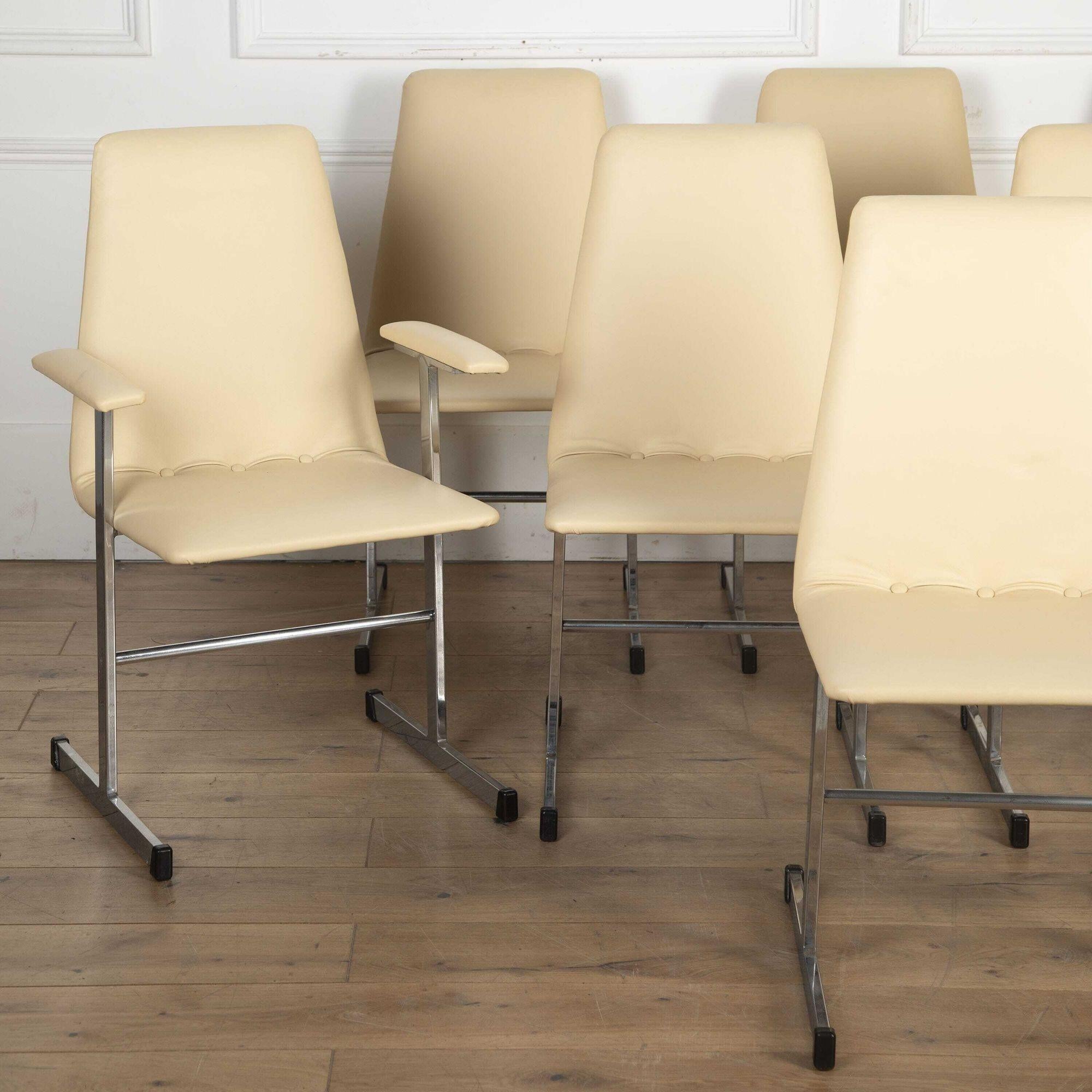 Great set of eight Mid-Century Italian designer dining chairs in ivory leather and chrome framing.
Unmarked but are believed to be attributed to Offredi for Saporiti Pamono, circa 1970.
A superb set of chairs that will highlight any contemporary