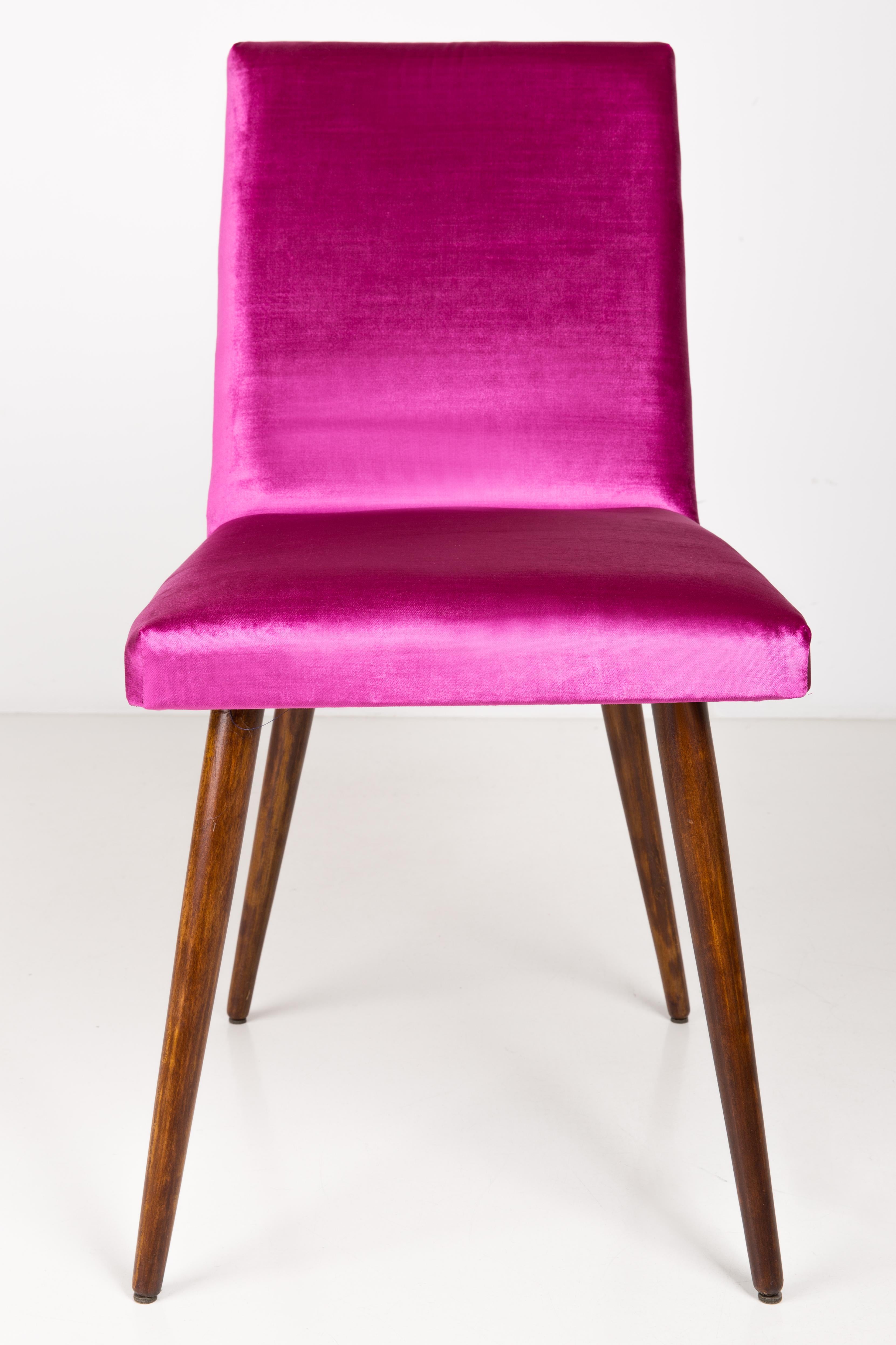 Mid-Century Modern Set of Eight Mid Century Magenta Glossy Pink Velvet Chairs, Europe, 1960s For Sale