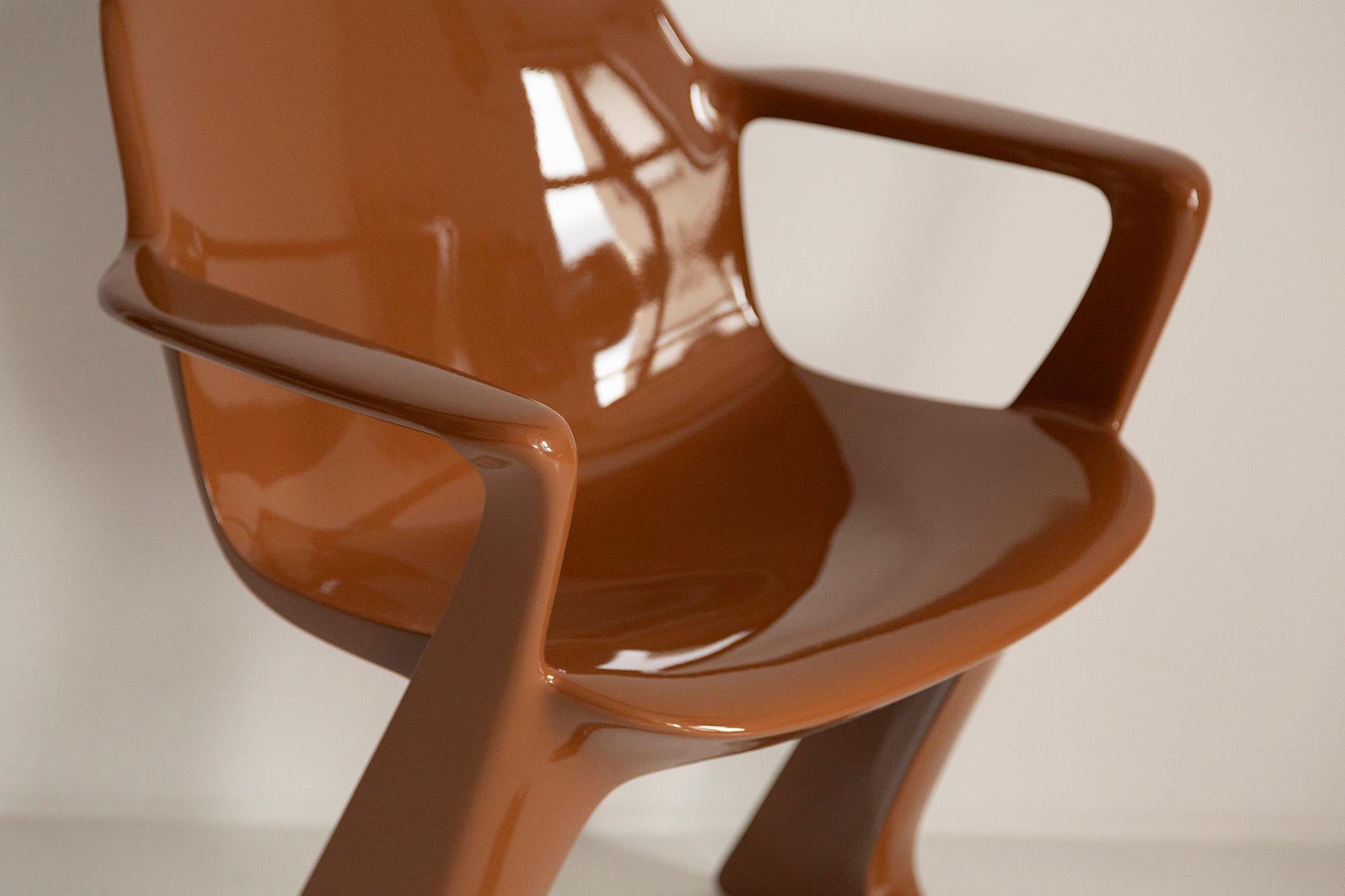 Allemand Ensemble de huit chaises Kangourou du milieu du siècle Mocha Pantone, Ernst Moeckl, Allemagne en vente