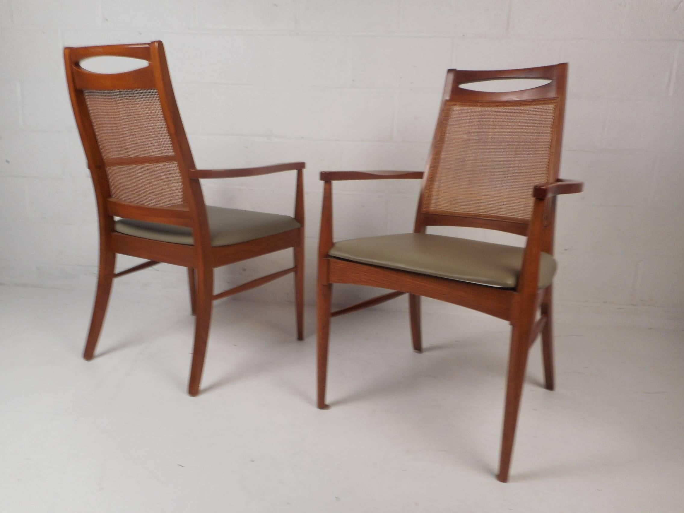 Set of Eight Mid-Century Modern Cane Back Dining Chairs In Good Condition In Brooklyn, NY