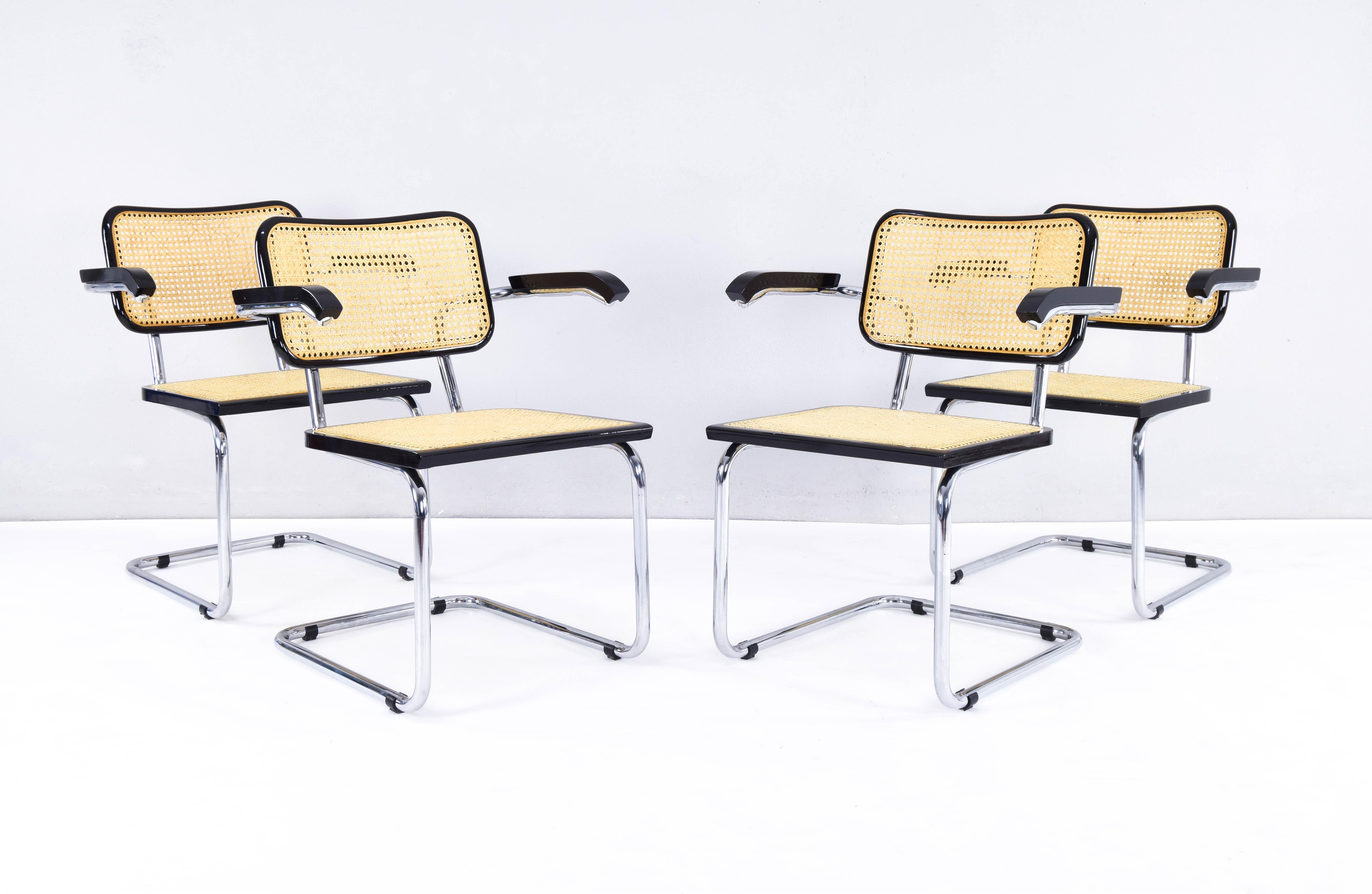 Late 20th Century Set of Eight Mid-Century Modern Marcel Breuer B64 Cesca Chairs, Italy, 1970s