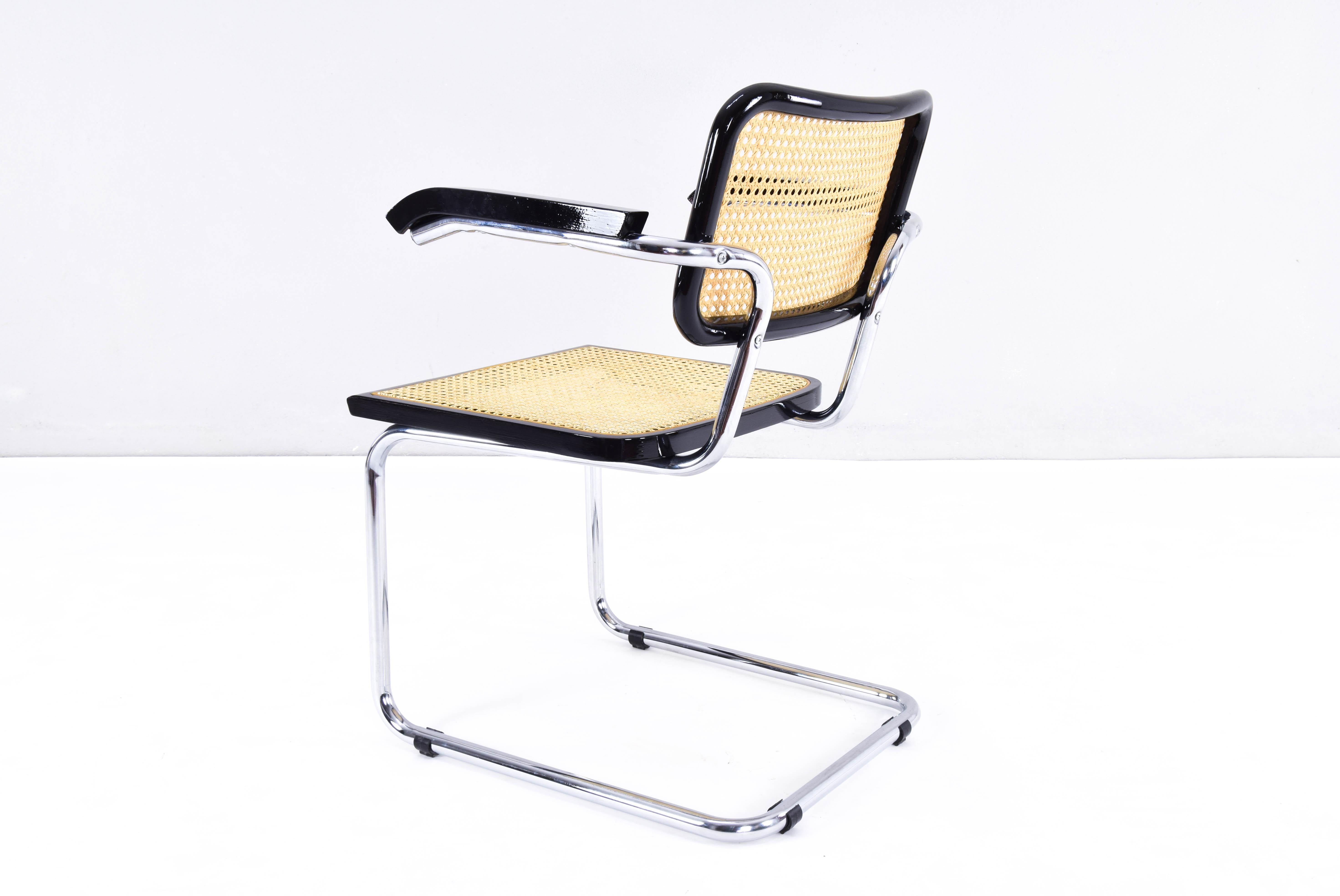 Set of Eight Mid-Century Modern Marcel Breuer B64 Cesca Chairs, Italy, 1970s 3