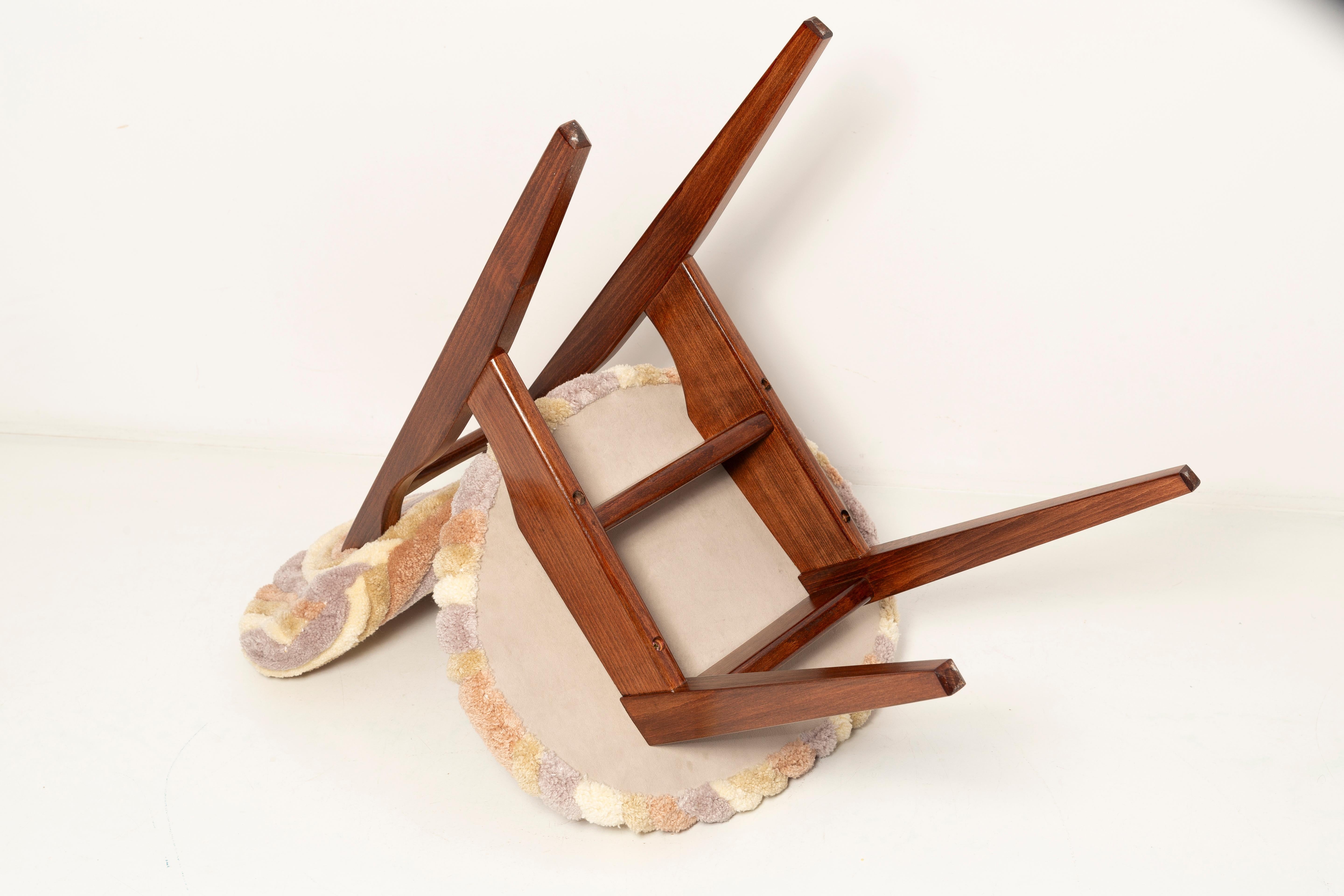 Ensemble de huit chaises champignons du milieu du siècle, en laine beige touffetée à la main, Europe, années 1960 en vente 2