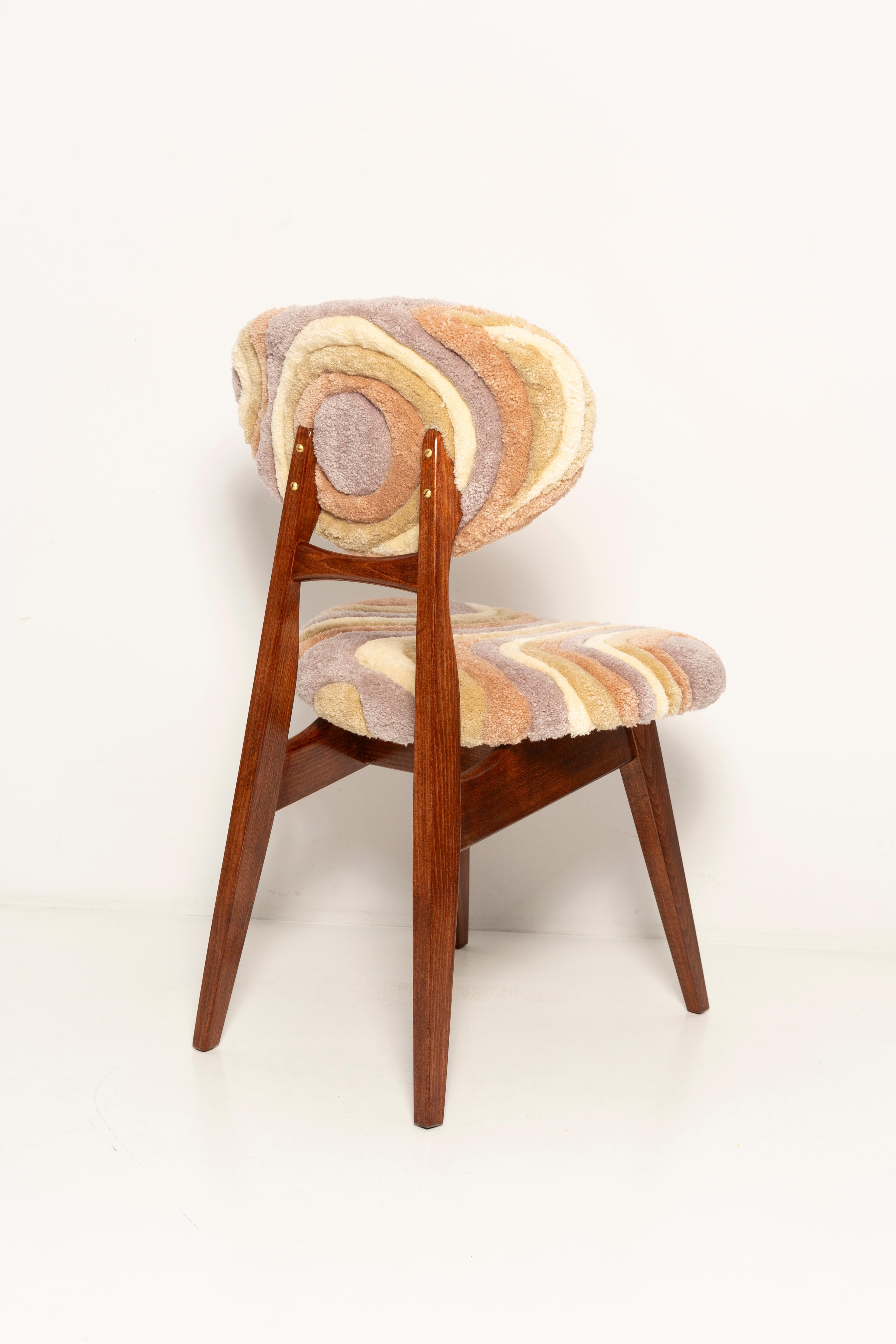 Ensemble de huit chaises champignons du milieu du siècle, en laine beige touffetée à la main, Europe, années 1960 Excellent état - En vente à 05-080 Hornowek, PL