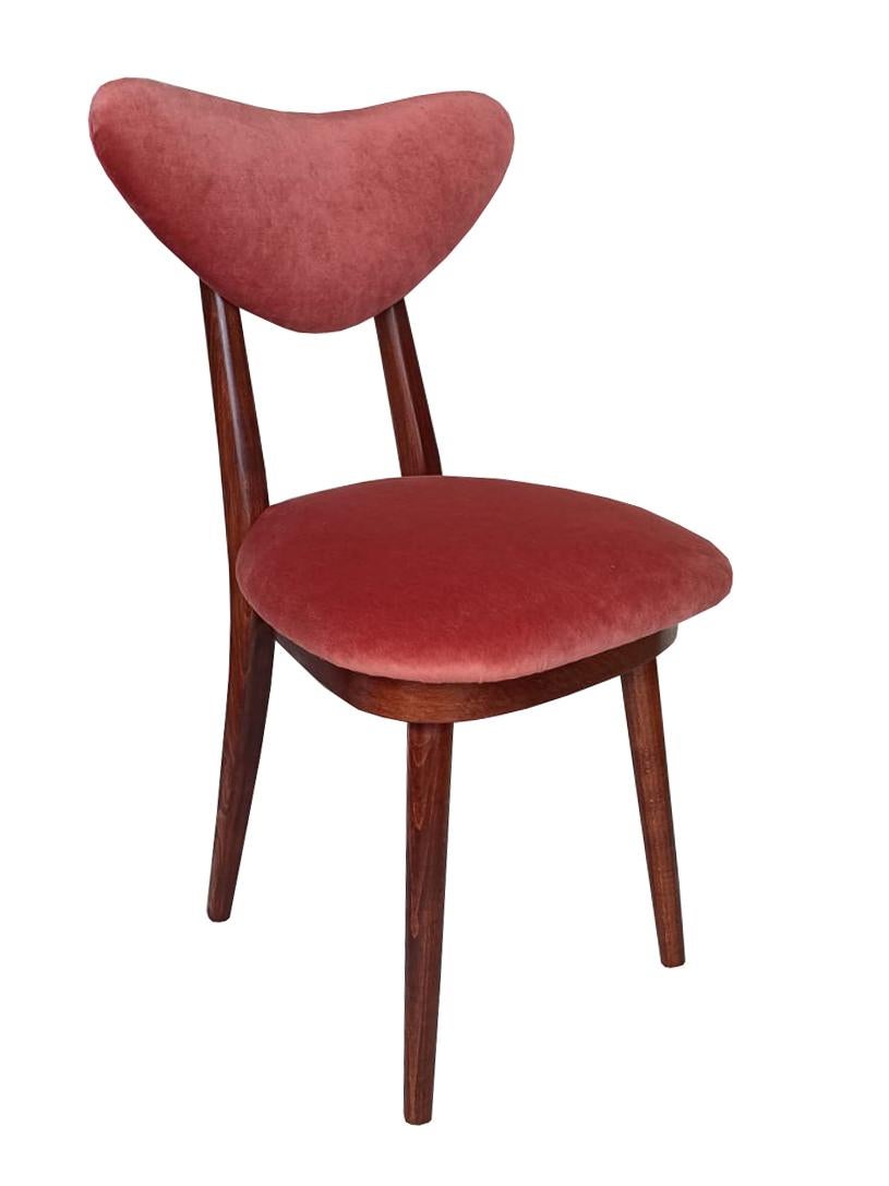Set of Eight Mid Century Orange Velvet, Walnut Wood, Heart Chairs, Poland, 1960s In Excellent Condition For Sale In 05-080 Hornowek, PL