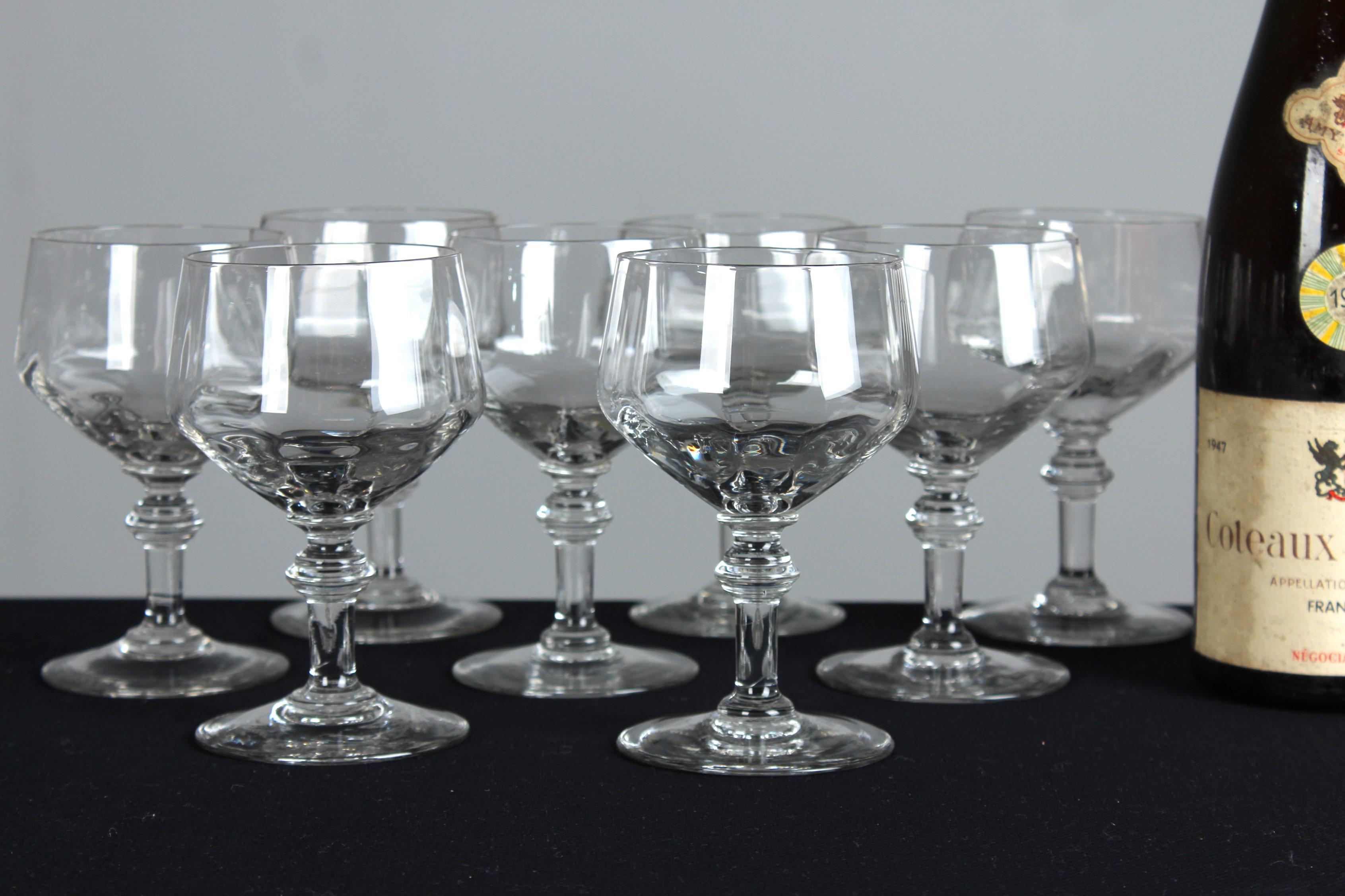 20th Century Set Of Eight Mid Century Wine Glasses, France, 1940s, 14 cm For Sale