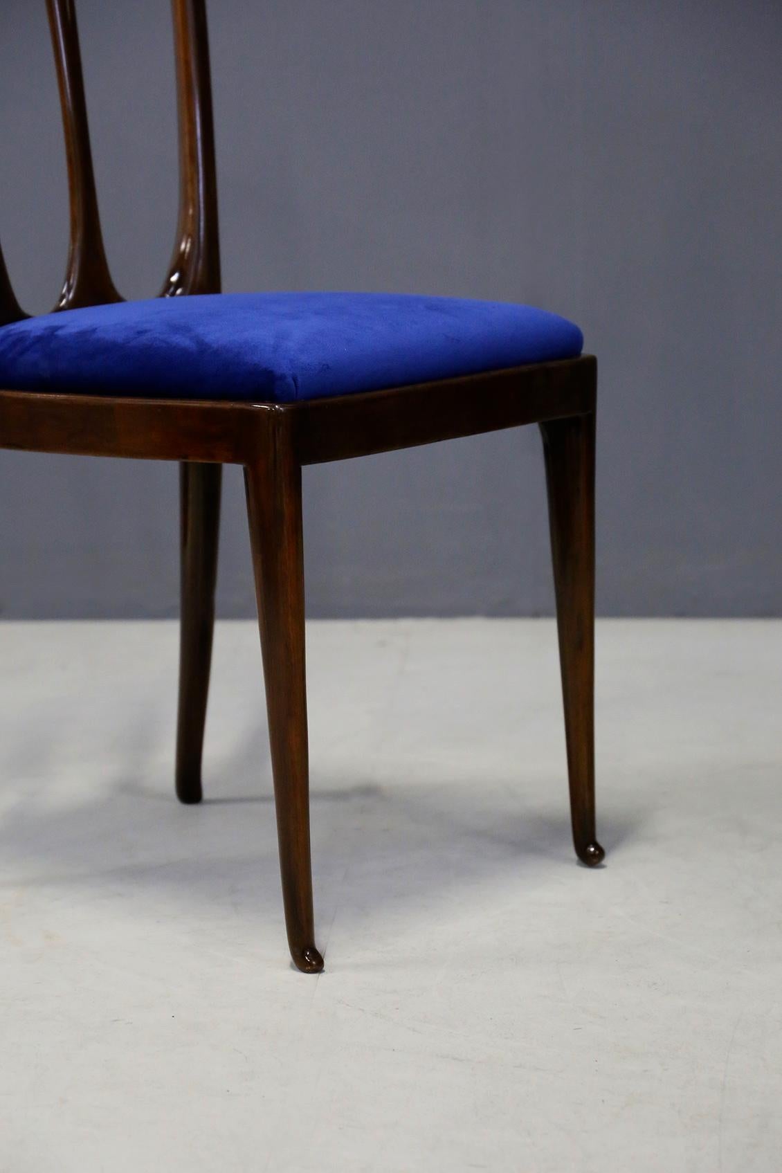 Italian Set of Eight Midcentury Chairs by William Ulrich Restored in Blue Velvet, 1950s