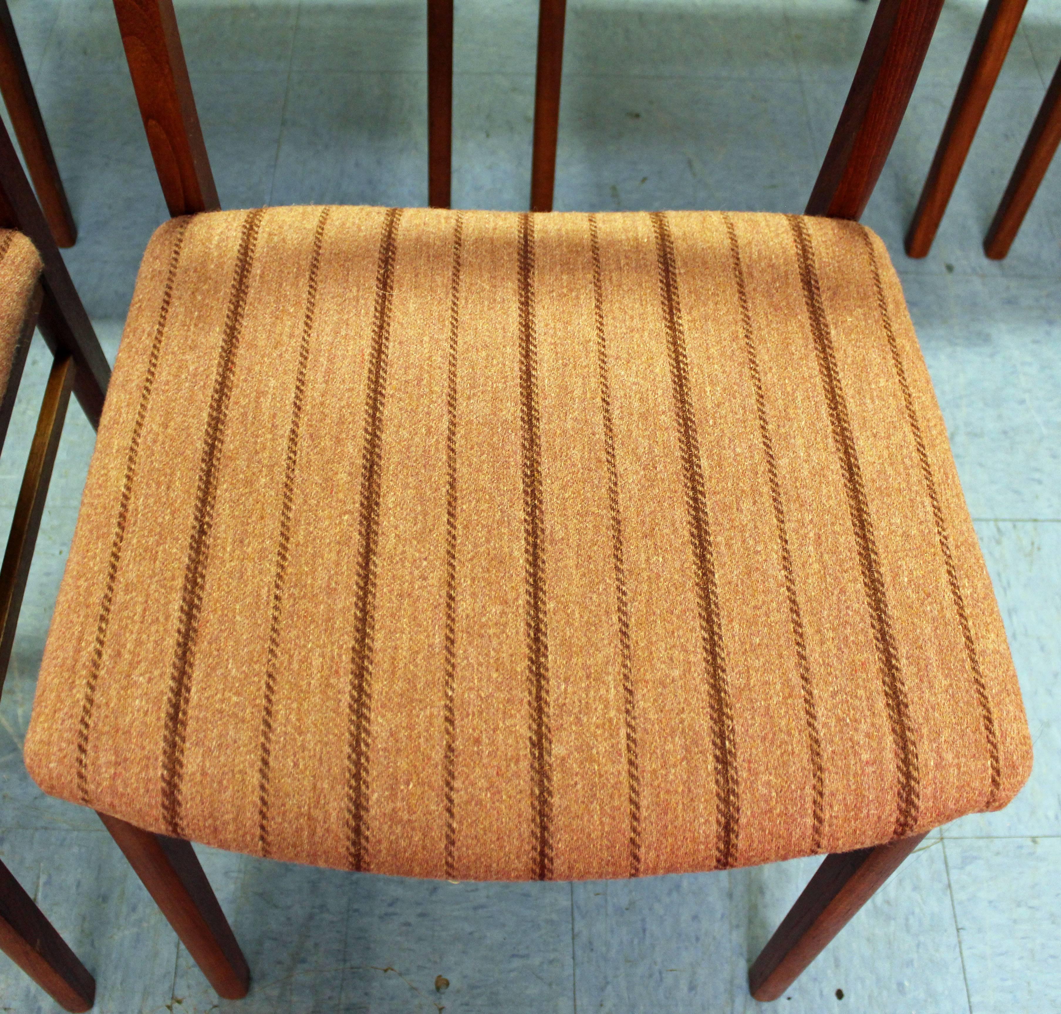 20th Century Set of Eight Midcentury Danish Modern Teak Side Dining Chairs