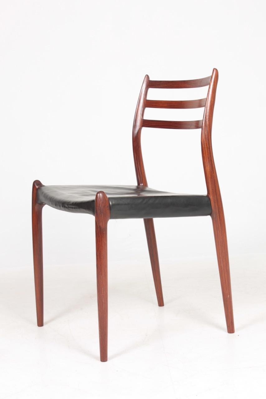 Set of Eight Midcentury Dining Chairs in Rosewood byMøller, Danish Design, 1960s In Good Condition In Lejre, DK