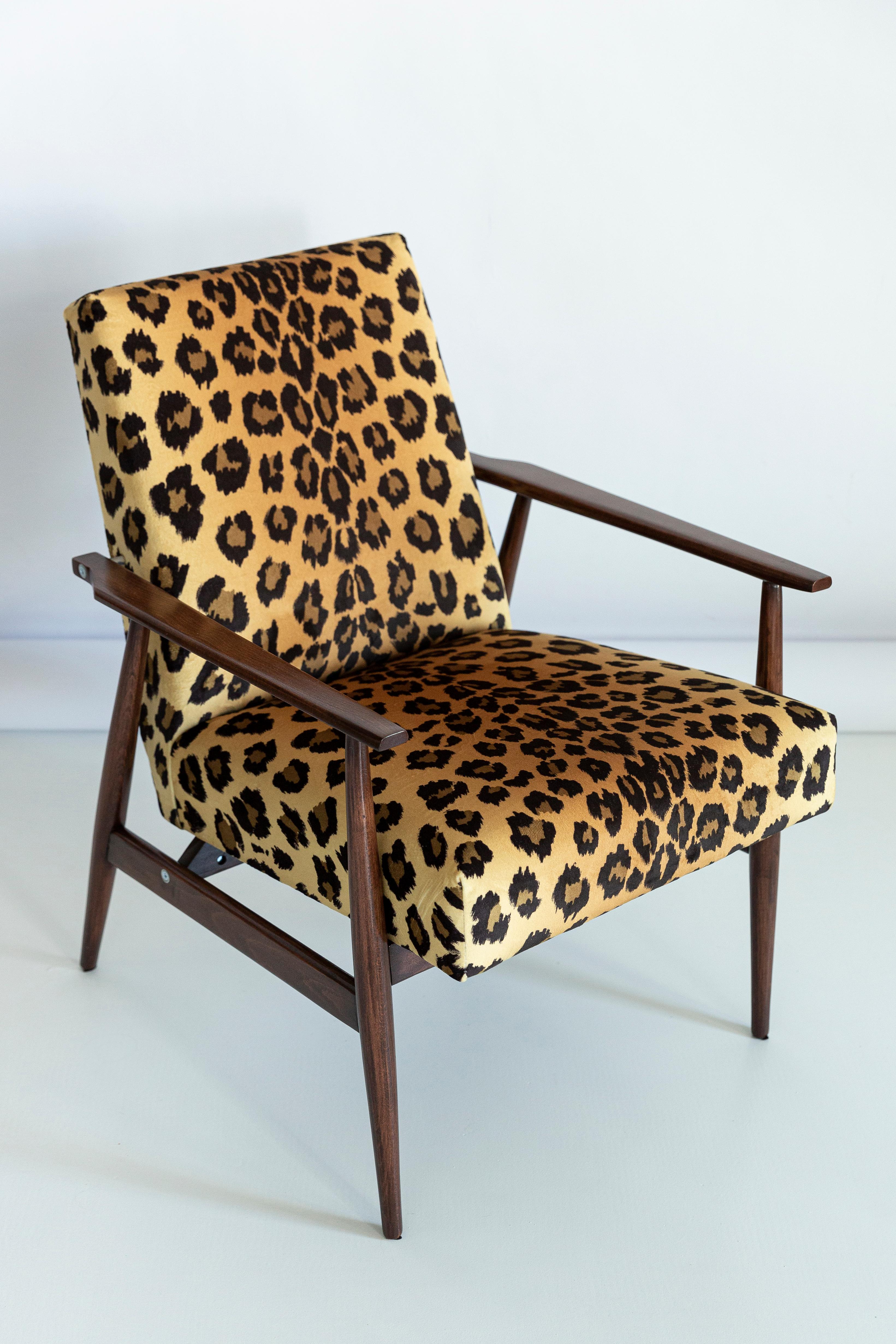 Mid-Century Modern Ensemble de huit fauteuils en velours imprimé léopard du milieu du siècle dernier, H. Lis, années 1960 en vente
