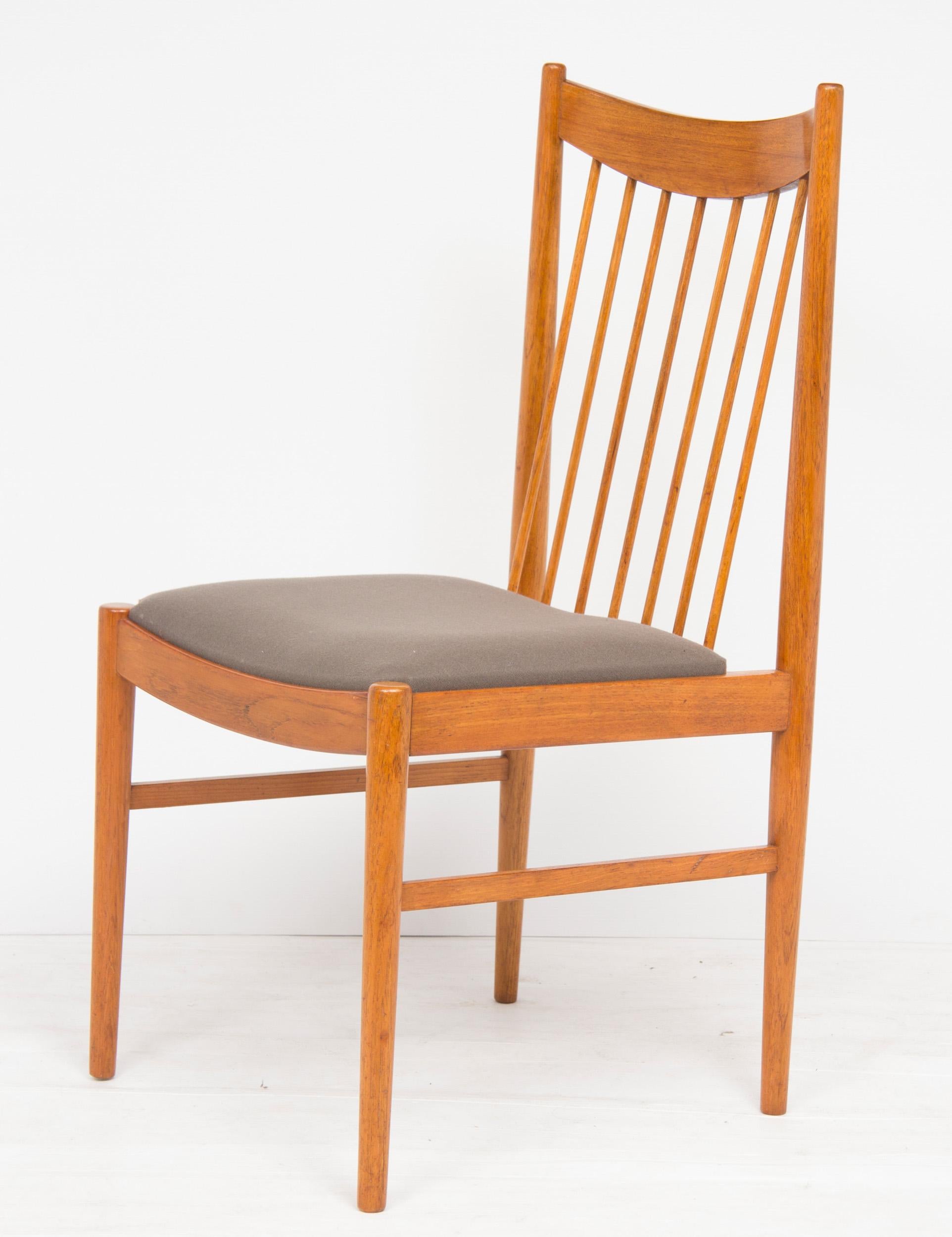 Mid-Century Modern Set of Eight Midcentury Teak Dining Chairs by Arne Vodder for Sibast