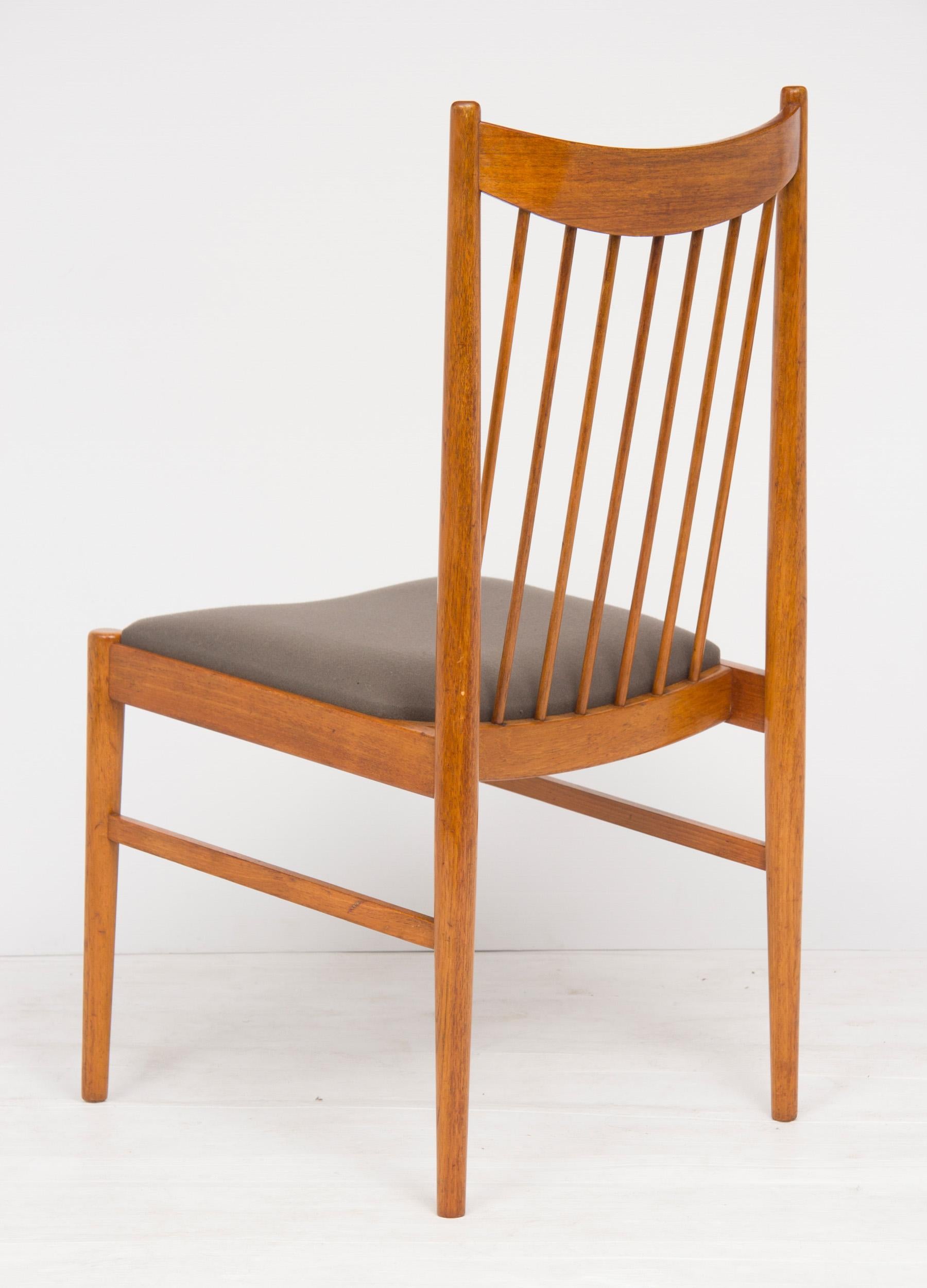 Set of Eight Midcentury Teak Dining Chairs by Arne Vodder for Sibast In Good Condition In Surbiton, GB