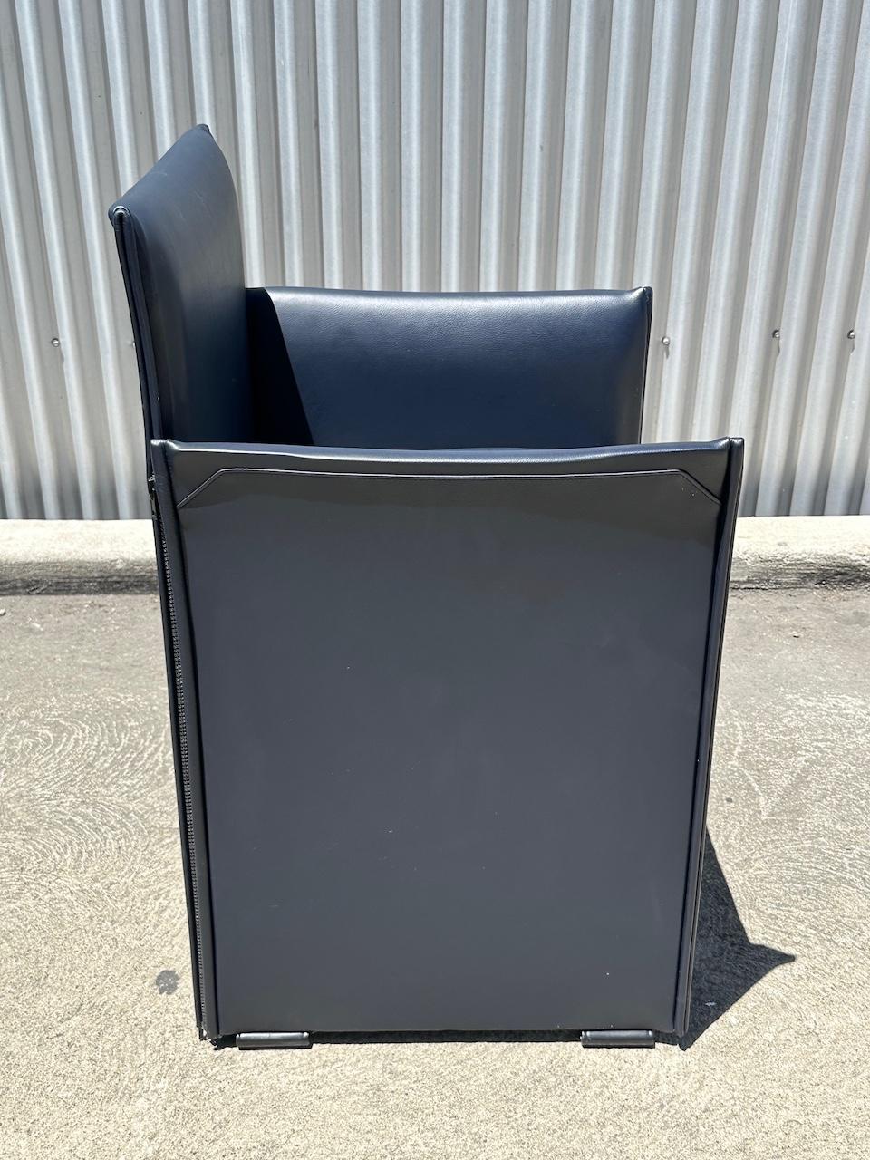 Set of Eight Midnight Blue Leather Break Chairs by Mario Bellini for Cassina For Sale 5