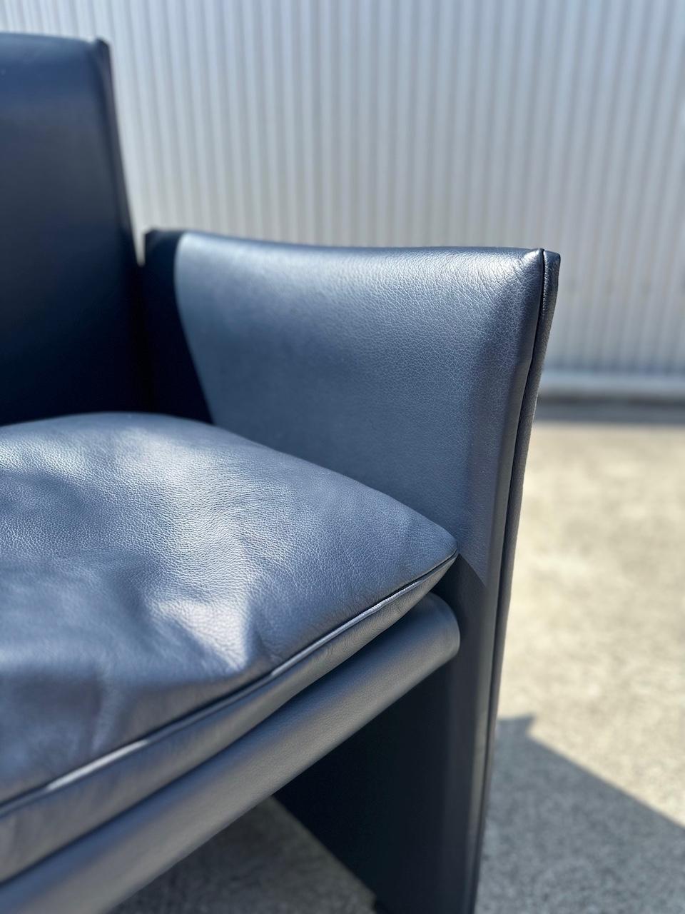 Set of Eight Midnight Blue Leather Break Chairs by Mario Bellini for Cassina For Sale 8
