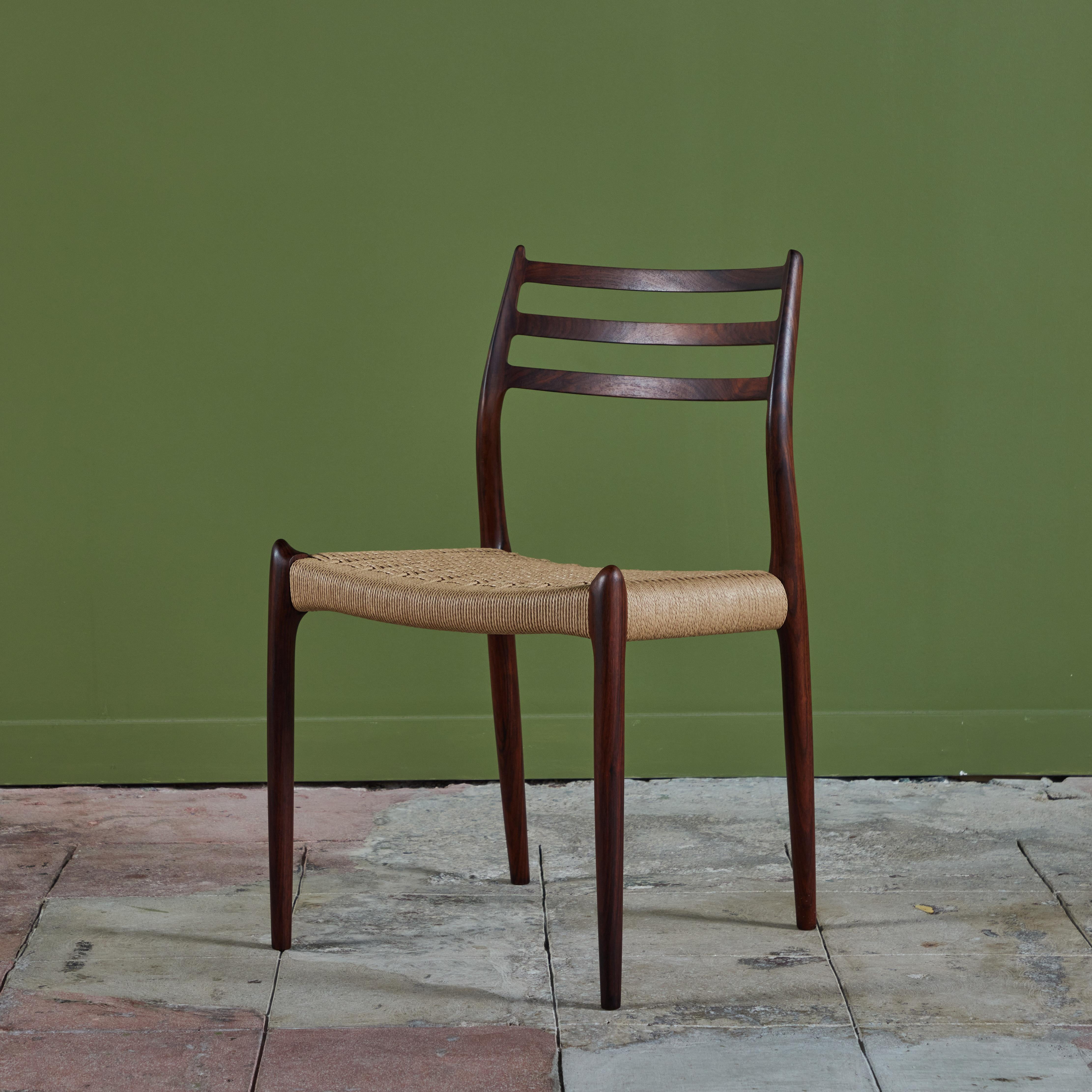Ensemble de huit chaises de salle à manger modèle 78 en palissandre par N.O. Møller en vente 4