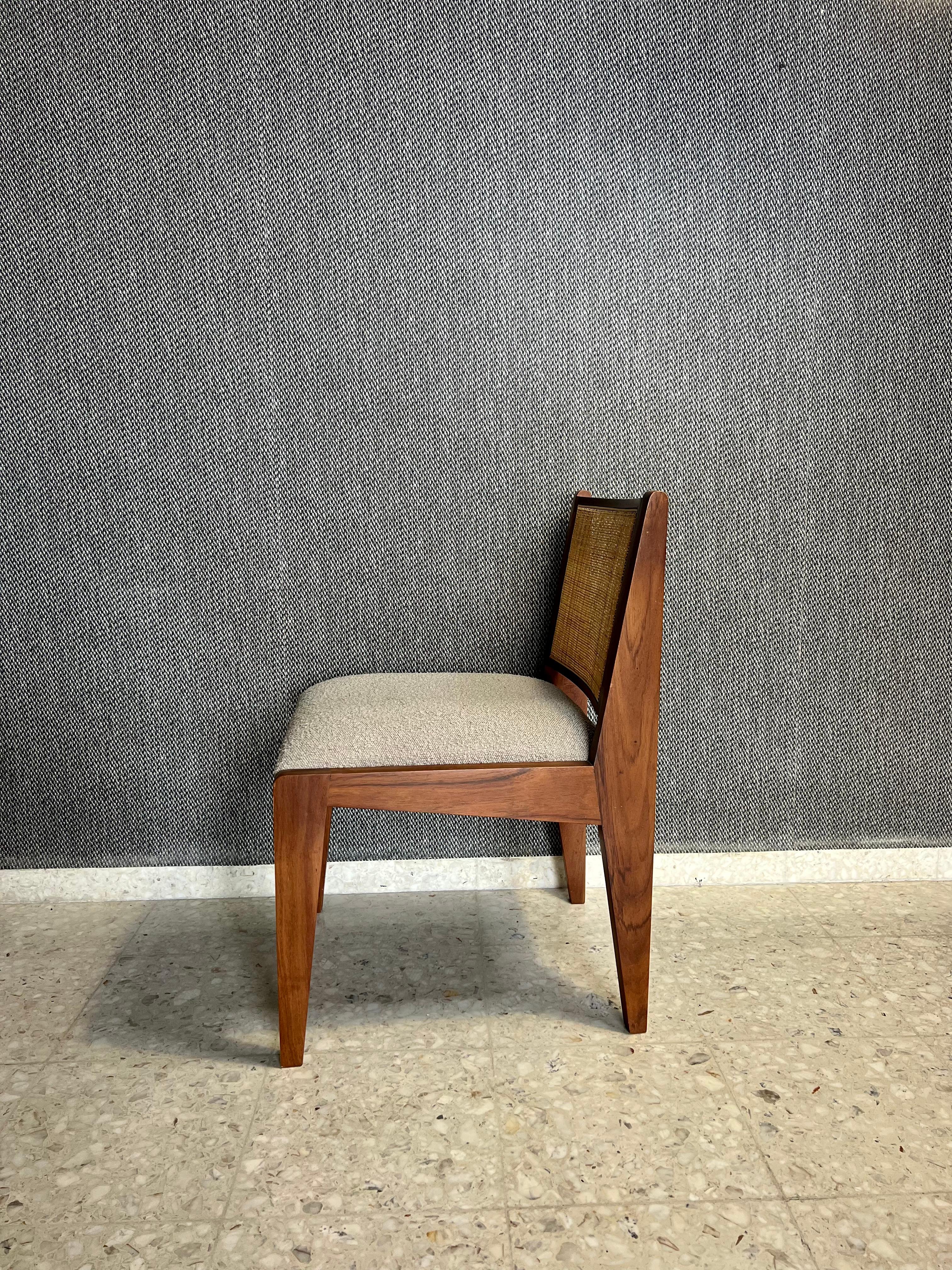 Moderne Ensemble de huit chaises de salle à manger The Moderns Cane Back en vente