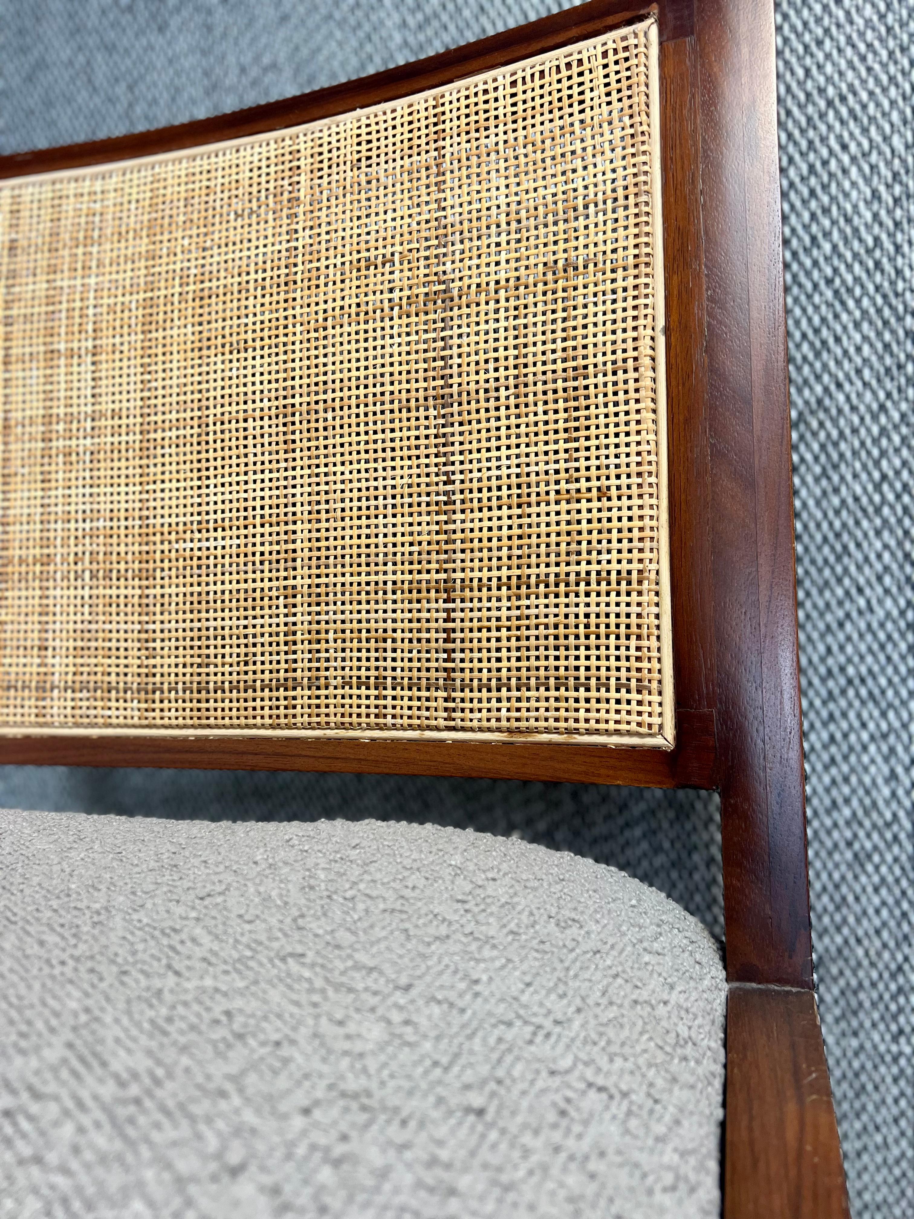 Ensemble de huit chaises de salle à manger The Moderns Cane Back en vente 1