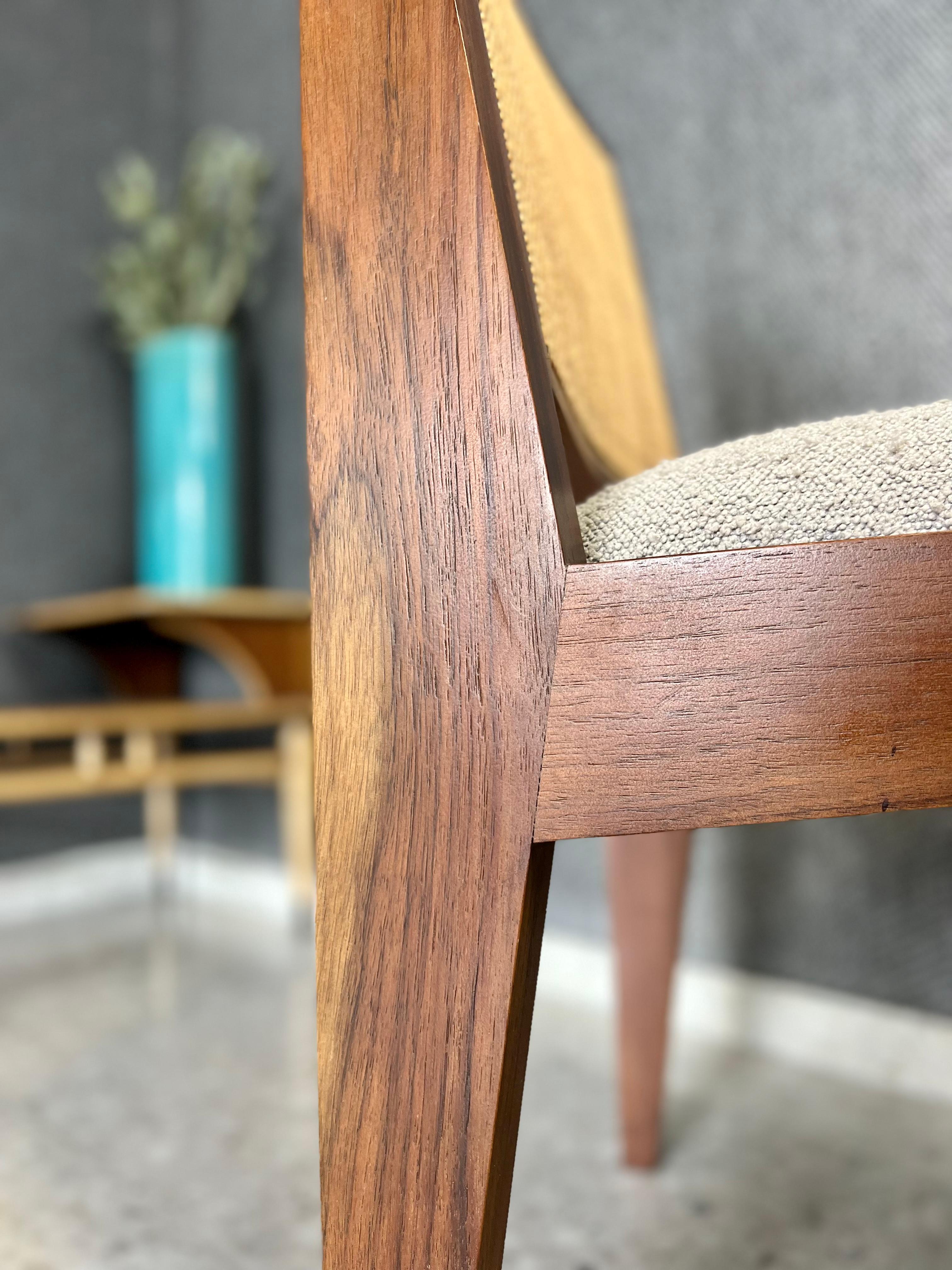 Ensemble de huit chaises de salle à manger The Moderns Cane Back en vente 2