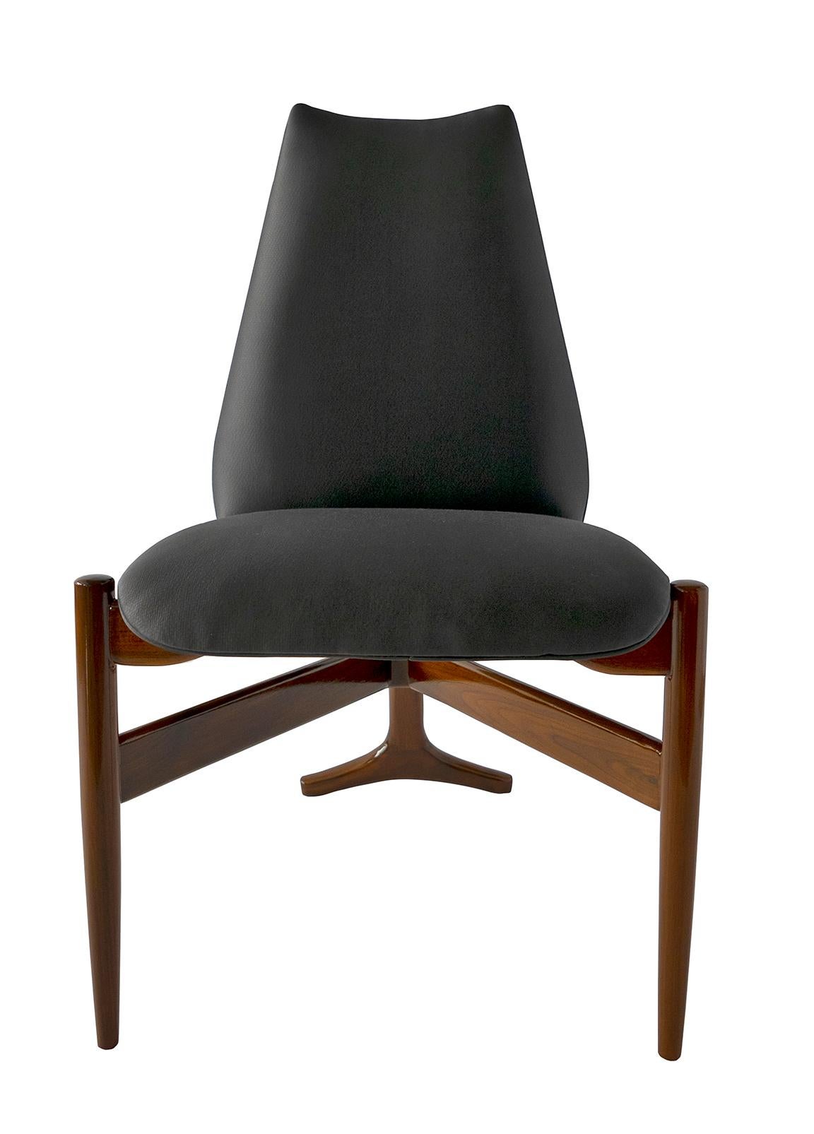 Mid-20th Century Set of 14 Italian Modern Chairs by Giuseppe Scapinelli