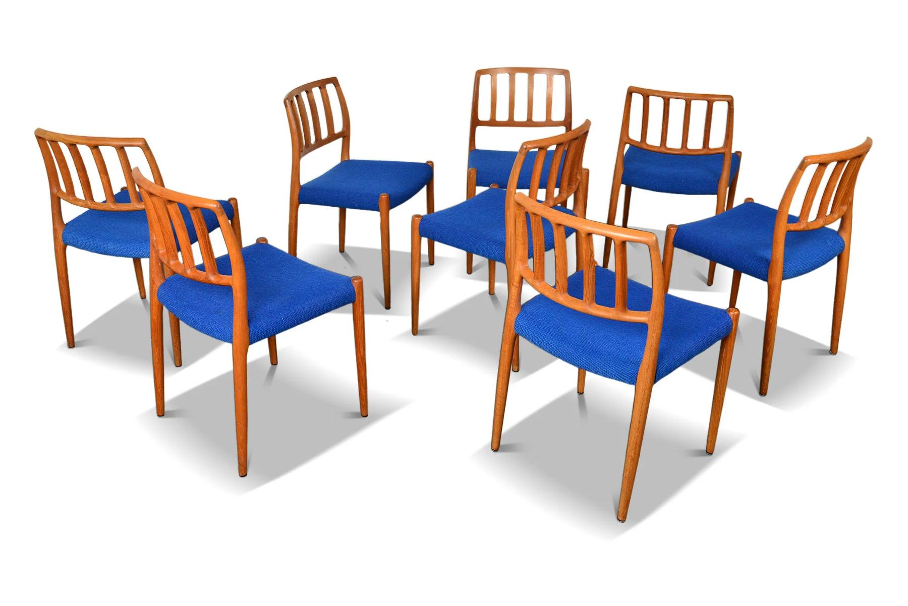 Set of Eight Moller Model 83 Dining Chairs in Teak In Good Condition For Sale In Berkeley, CA