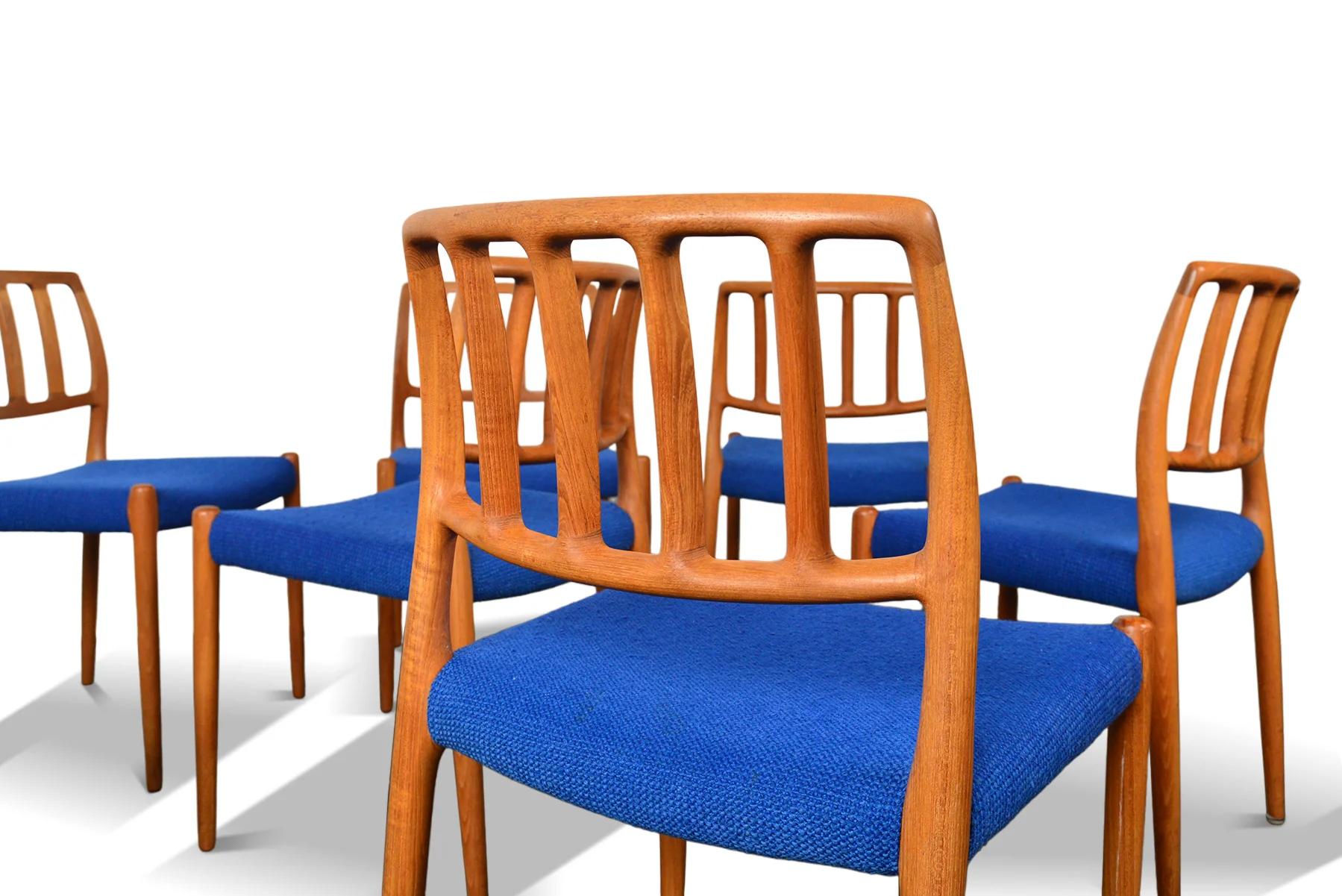 20th Century Set of Eight Moller Model 83 Dining Chairs in Teak For Sale
