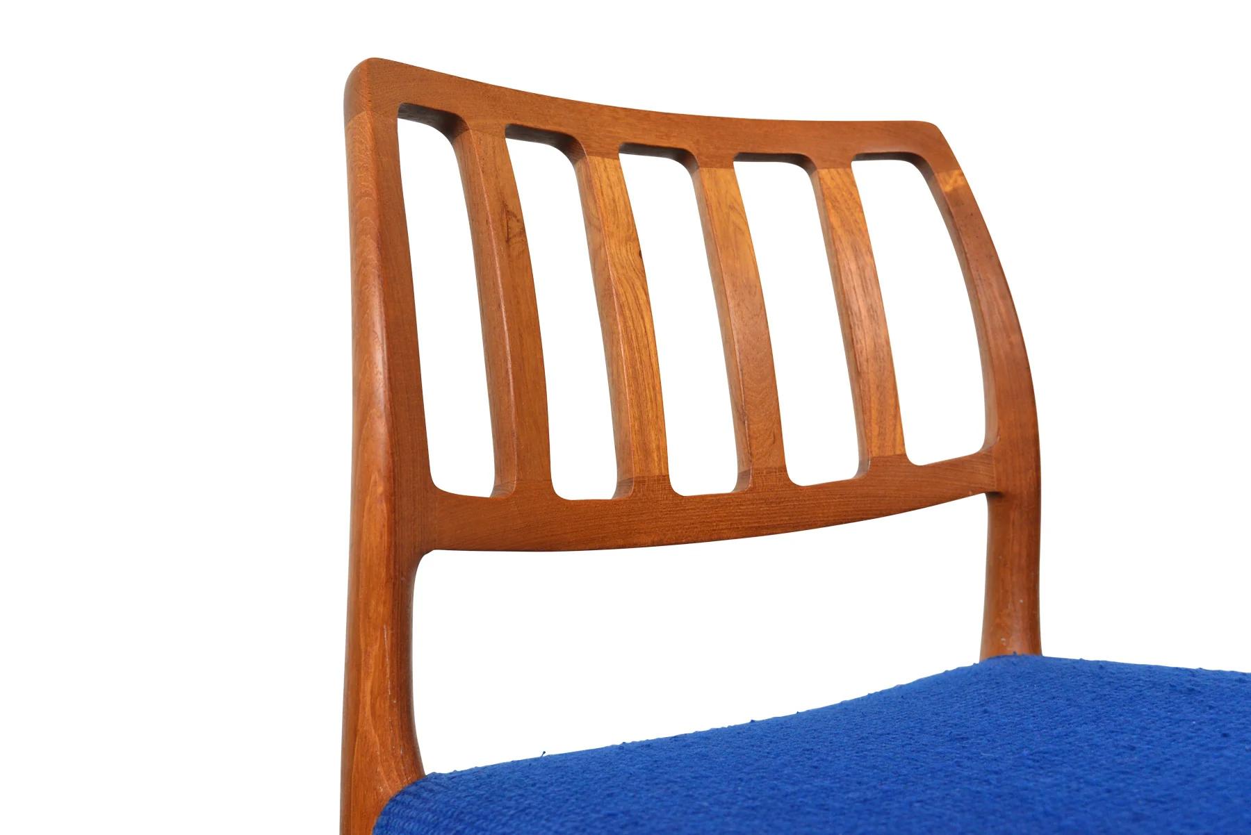 Set of Eight Moller Model 83 Dining Chairs in Teak For Sale 3
