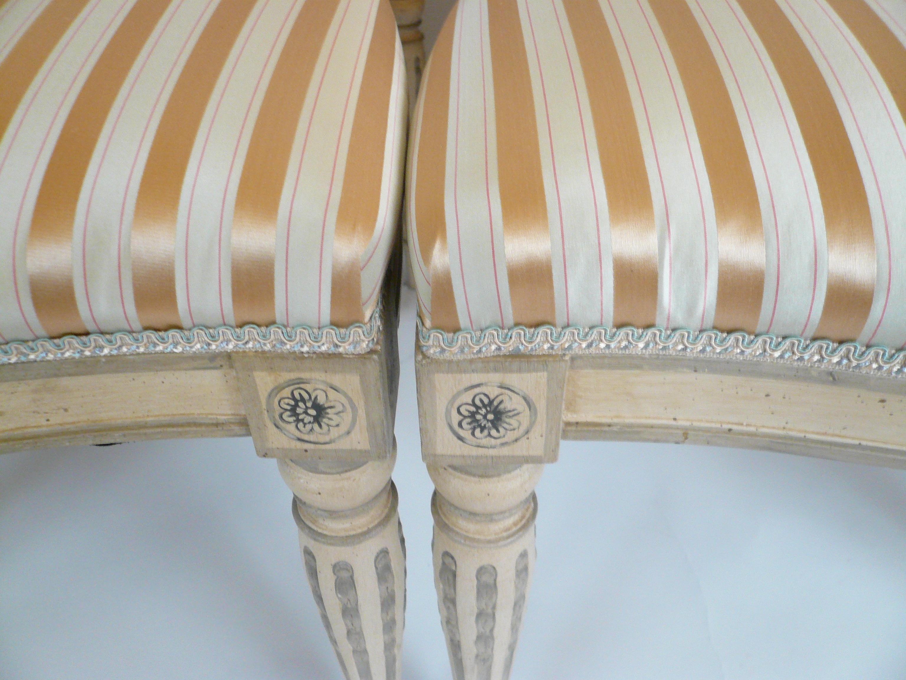 Neoclassical Set of Eight Neo-Classical Painted Hepplewhite Style Dining Chairs