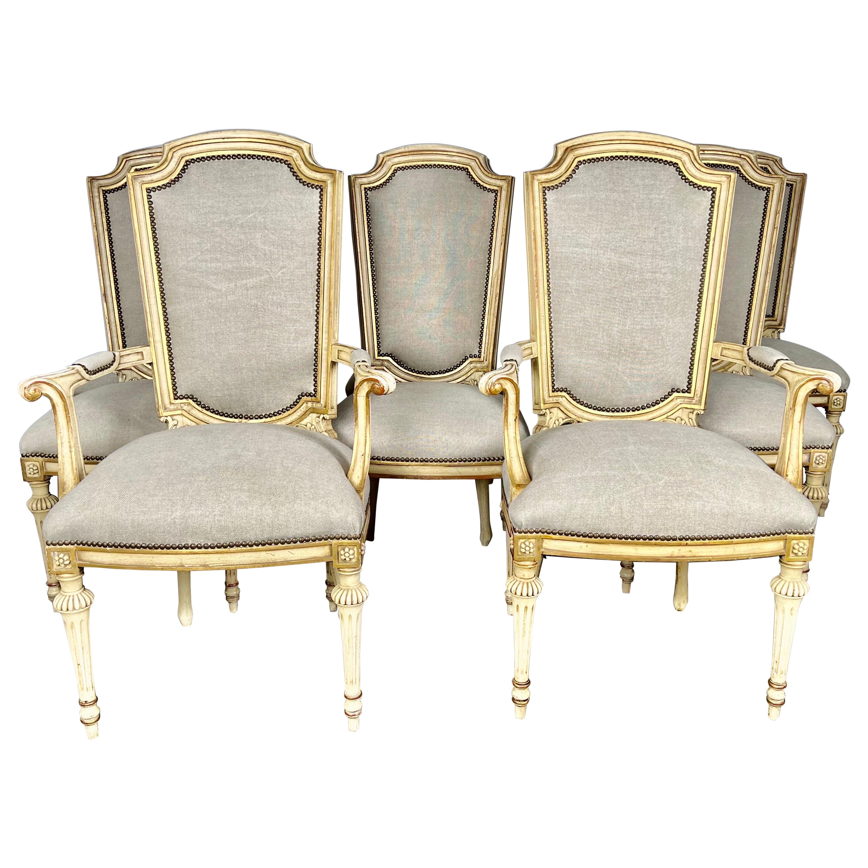 Set di otto sedie da pranzo in stile neoclassico