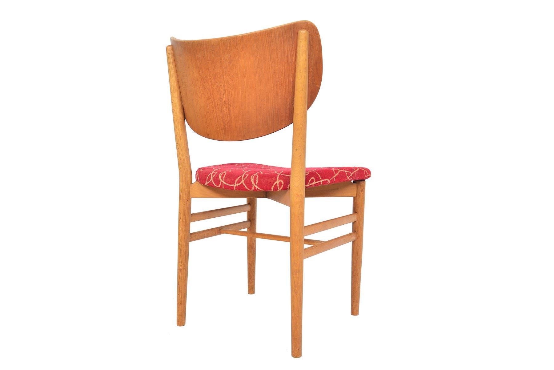 Set of Eight Niels and Eva Koppel Shield Back Midcentury Dining Chairs in Teak In Good Condition In Berkeley, CA