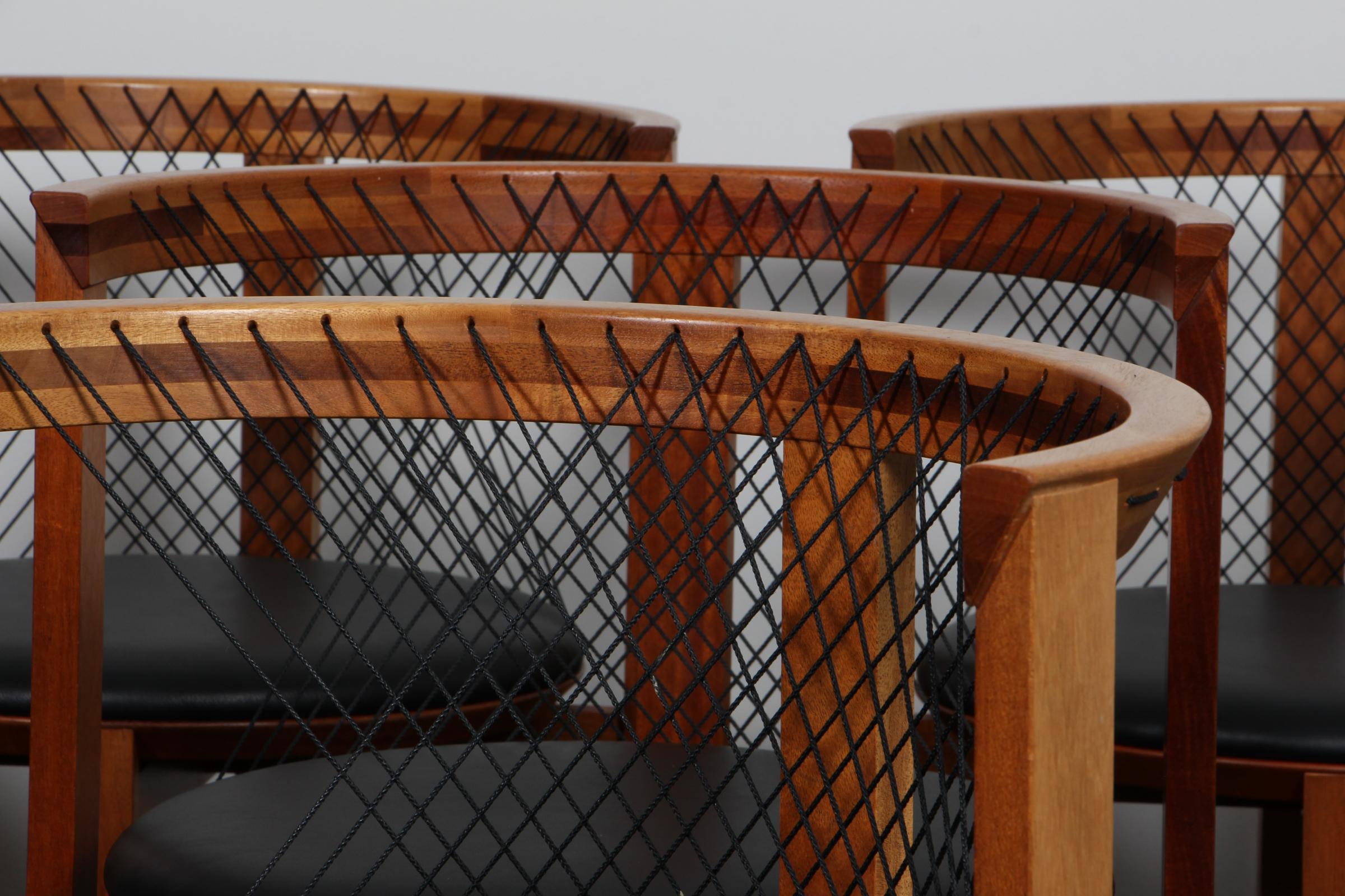 Juego de ocho sillas de cuerda Niels Jørgen Haugesen finales del siglo XX en venta