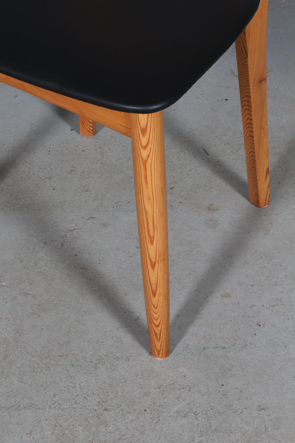 Set of Eight Niels Koefoed Dining Chairs In Good Condition In Esbjerg, DK