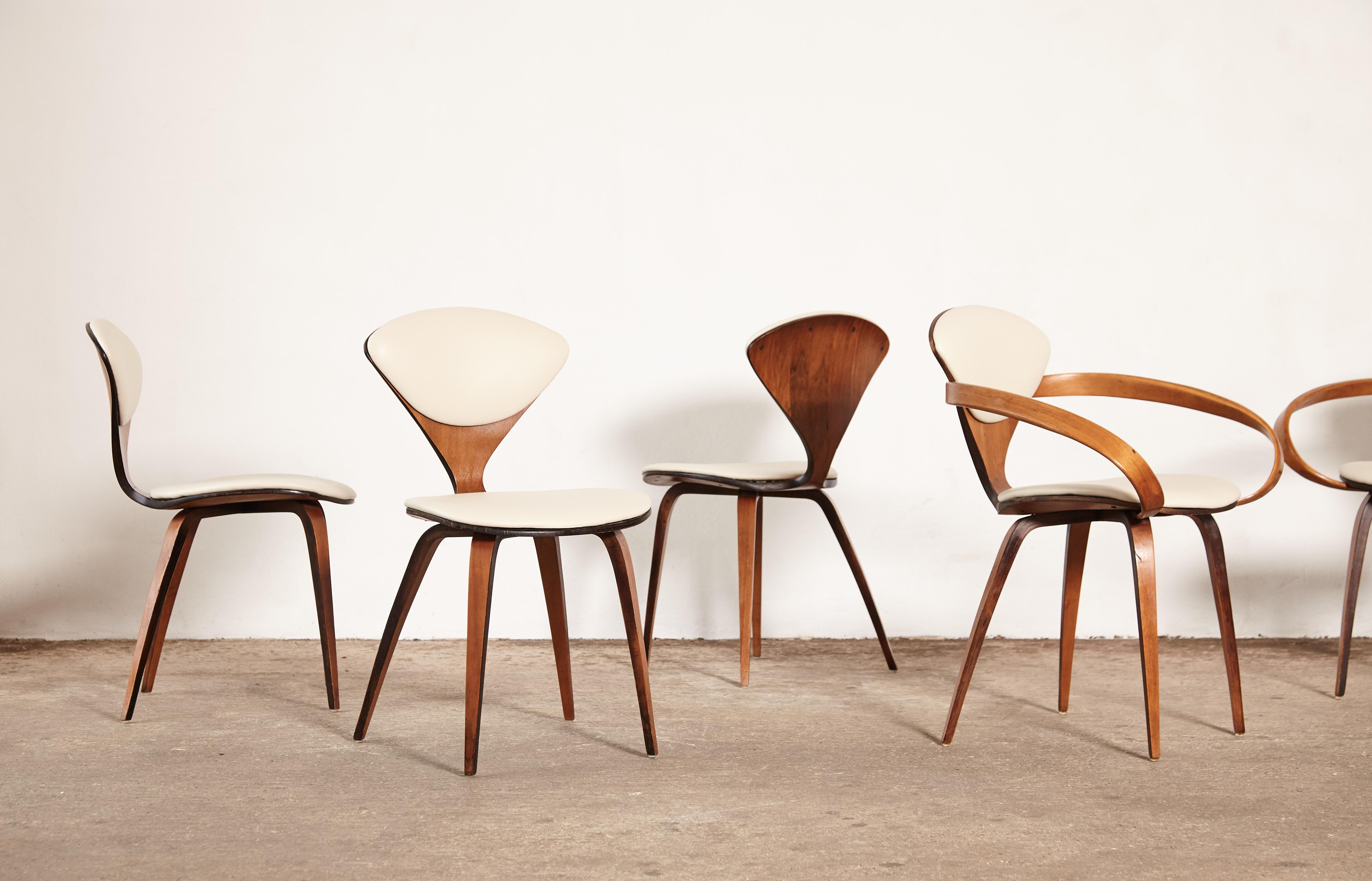 Set of Eight Norman Cherner Dining Chairs, Plycraft, USA, 1960s In Good Condition In London, GB
