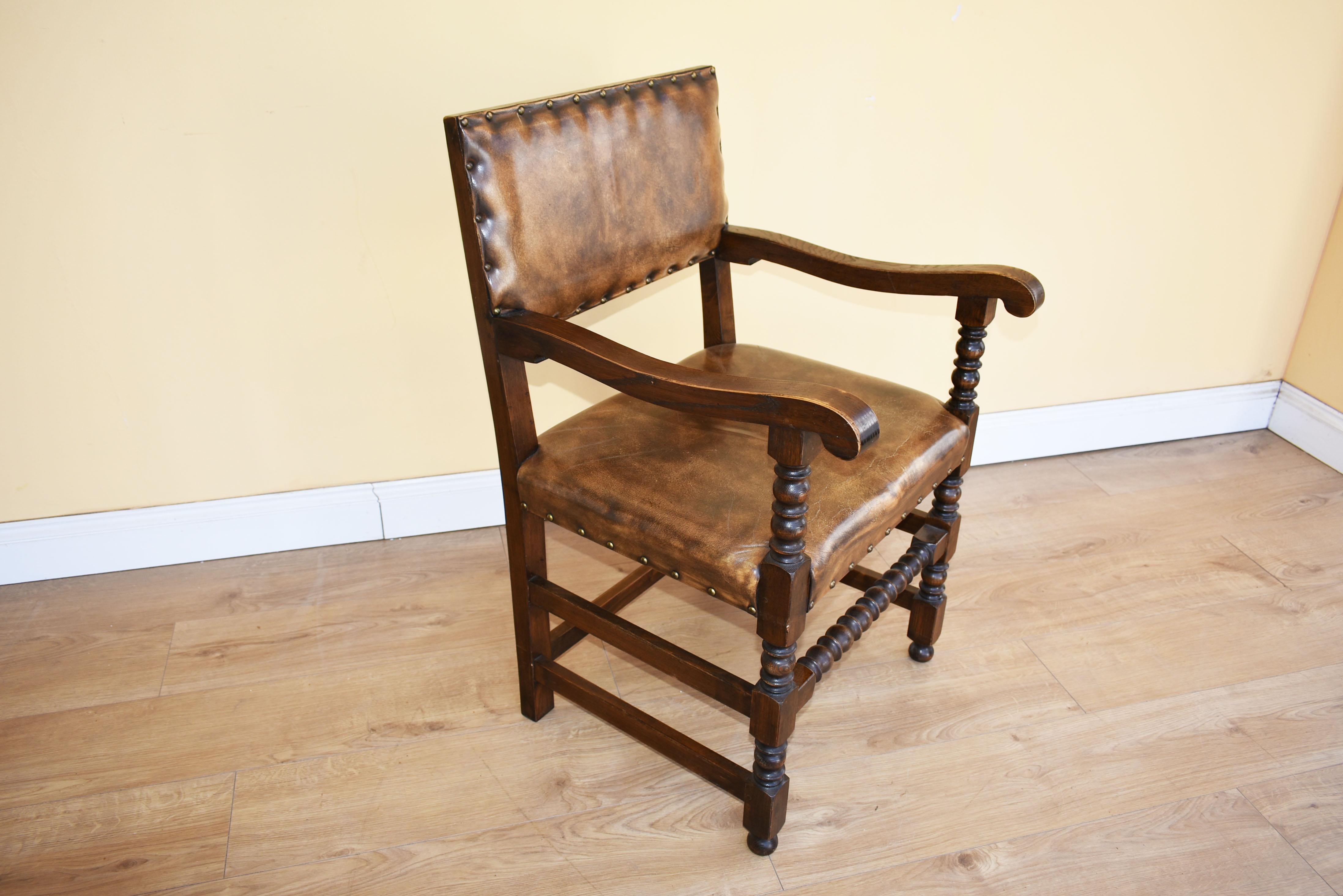 Set of Eight Oak Cromwellian Style Dining Chairs 3